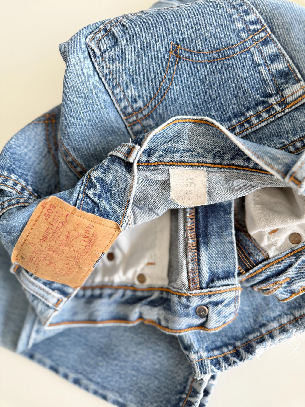 W26 L31 vintage Levis 505 25-27” measured waist medium faded blue