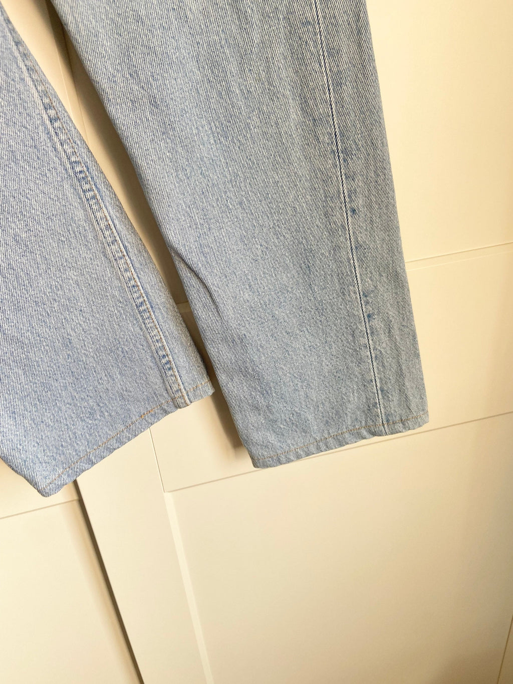 Levis 501 jeans w24 L25  light blue denim 501 made in France  vintage Levi’s faded light blue denim 90s vintage