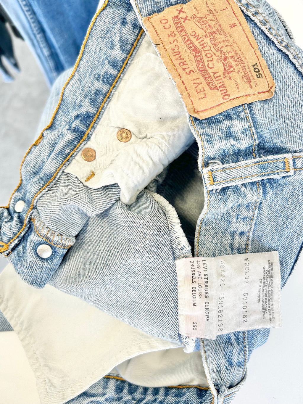 Levis 501 jeans w24 L30 light blue 501 stone wash  blue vintage 501s made in 90s -1