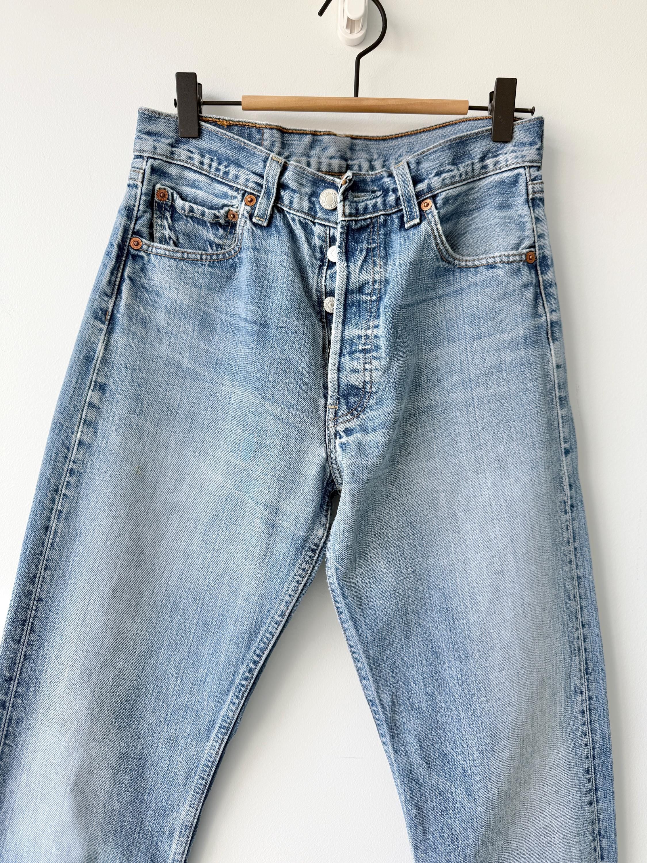 W27 L30 vintage Levis 501 27” measured waist medium faded denim made in Y2K