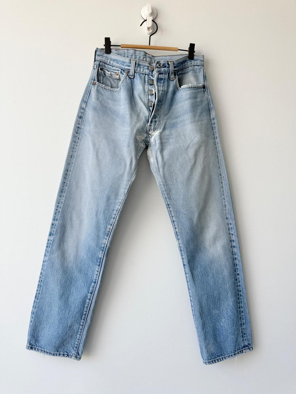 W29 L29 Levis 501 selvedge vintage 28-29” measured waist light blue faded blue made in 80s USA