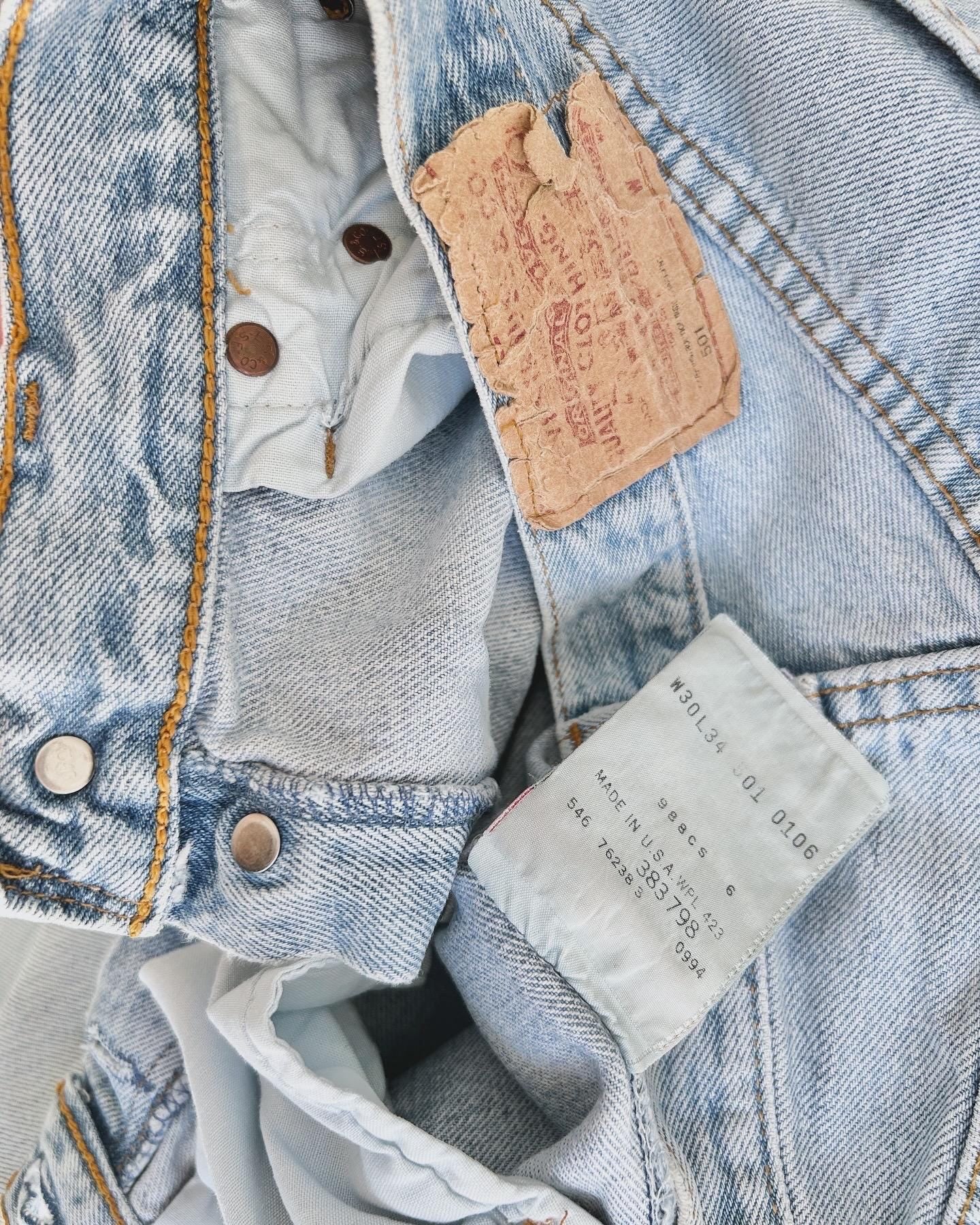 Levis 501 vintage w28 L31 Levi’s light blue faded stonewash straight leg 90s Levi’s USA 501 vintage Levi’s available