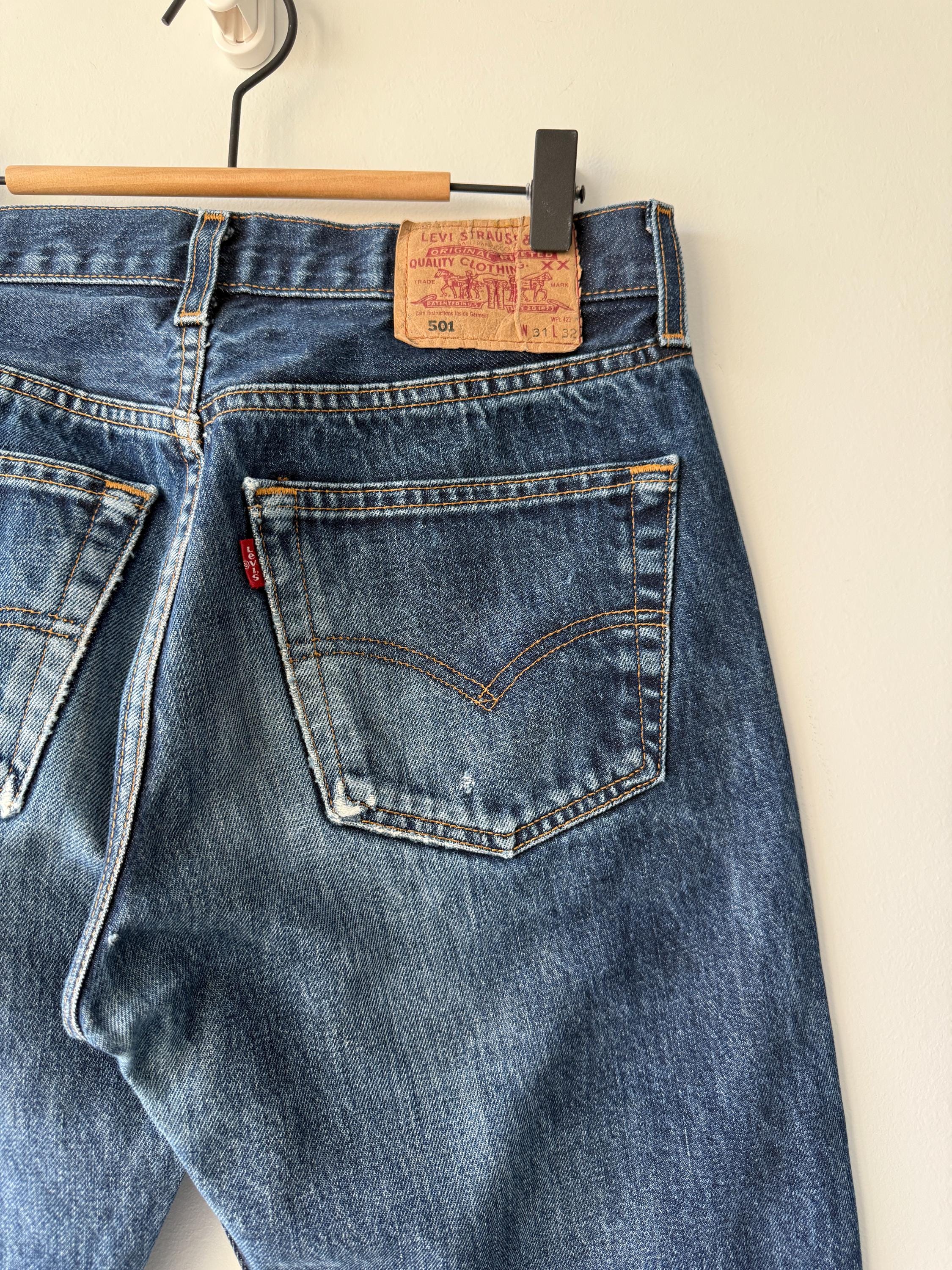 W29 L30 vintage Levis 501 28-29” measured dark blue made in Y2K