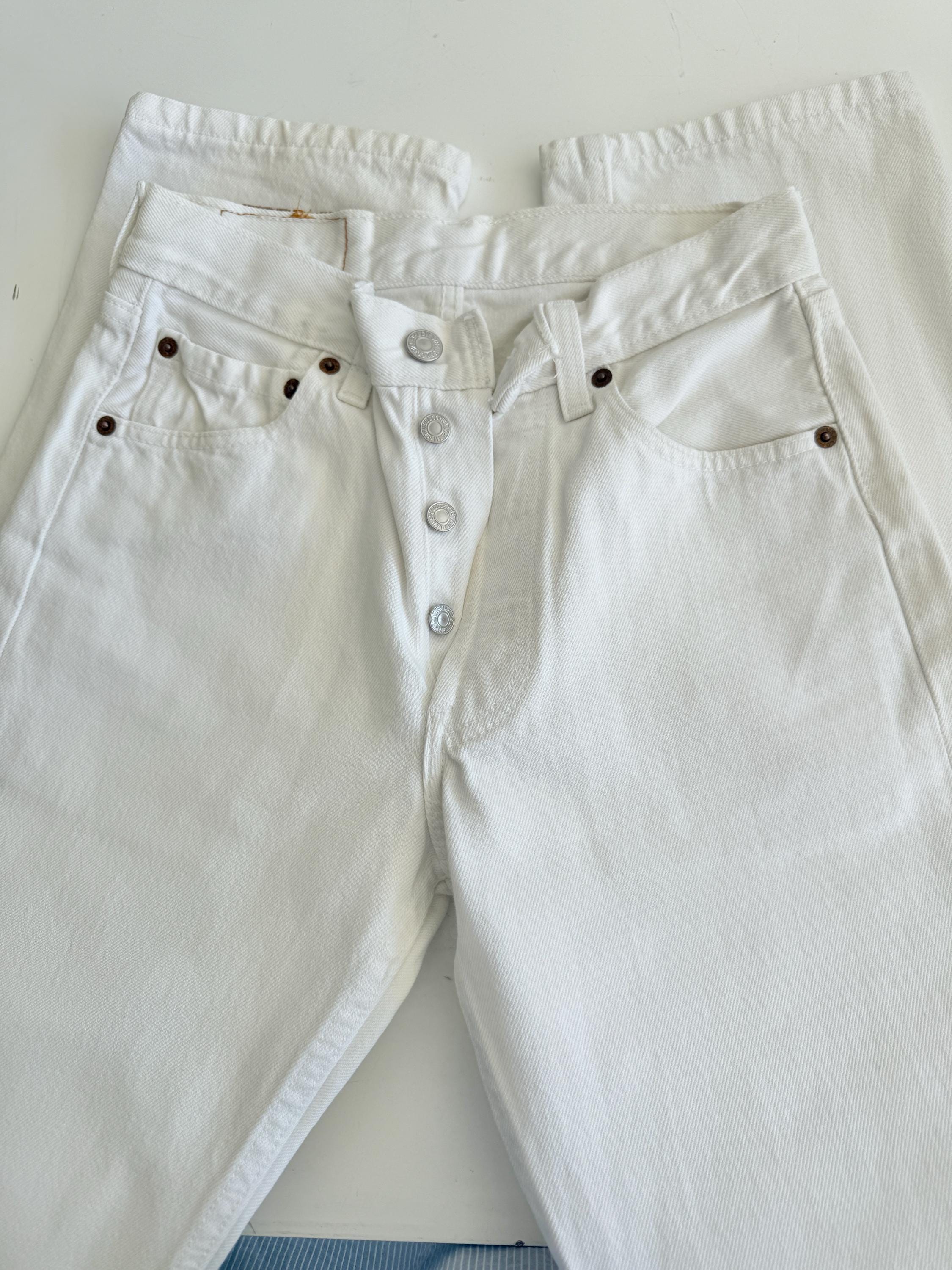 W25 L31 Levis 501 vintage 24-25” measured waist off white made in UK 90s hol