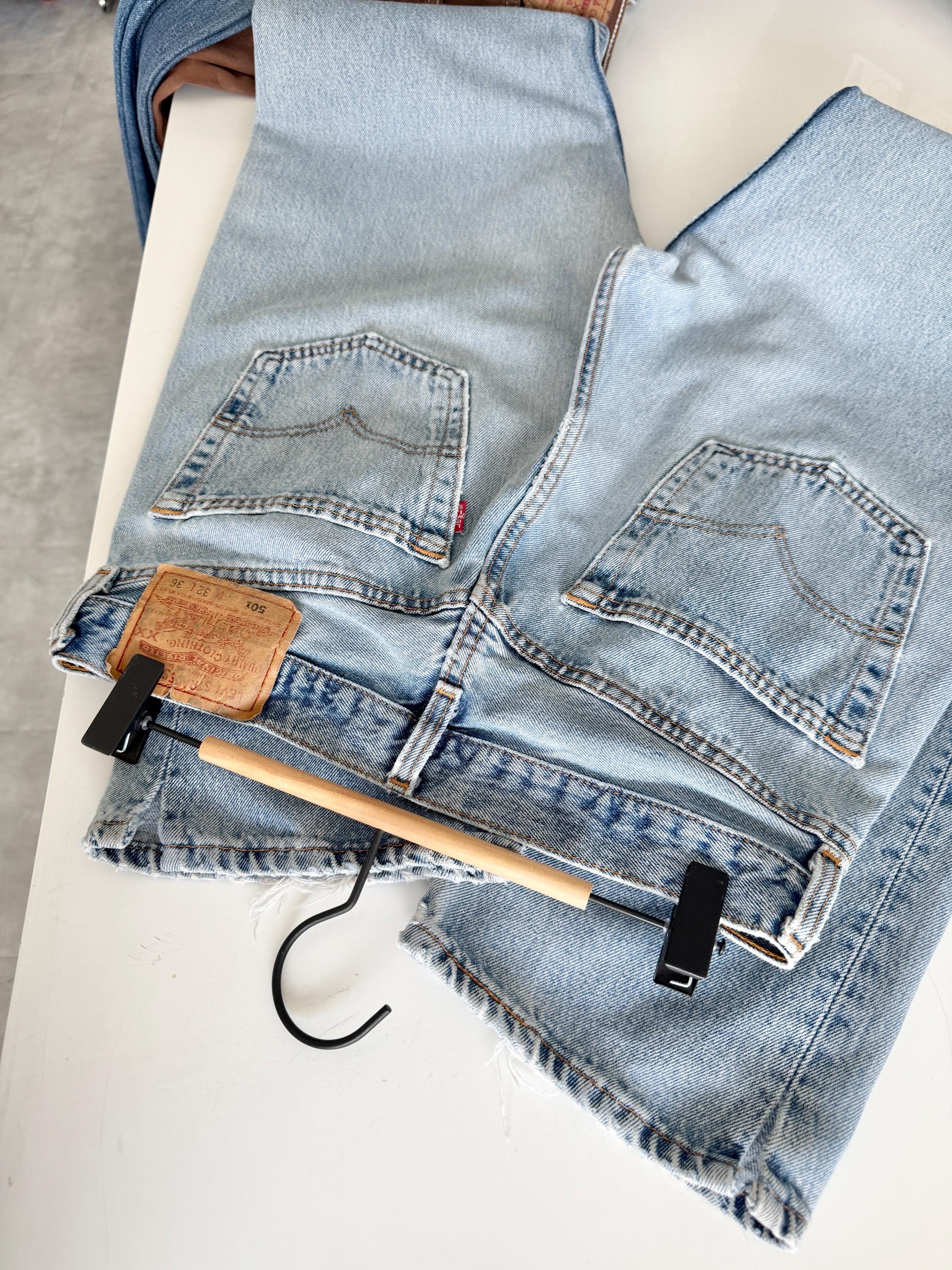 W29 L35 vintage Levis 501 29” measured stone wash light blue made in USA 90s