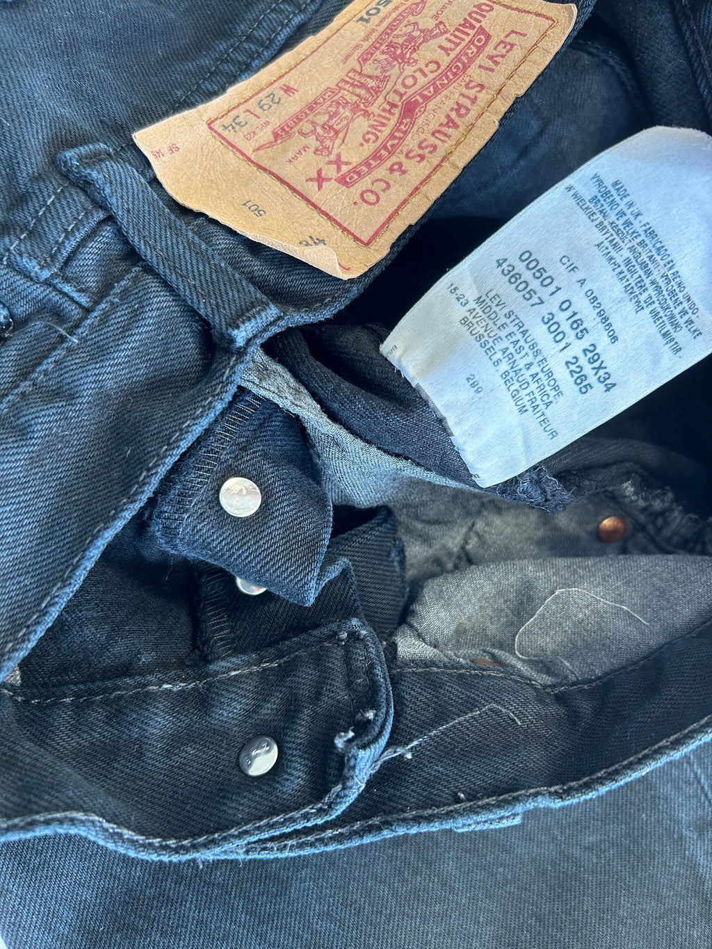 Levi’s 501 vintage w27 L33 Levi’s 501 black straight leg black 501 vintage black 501 worn vintage Levi’s
