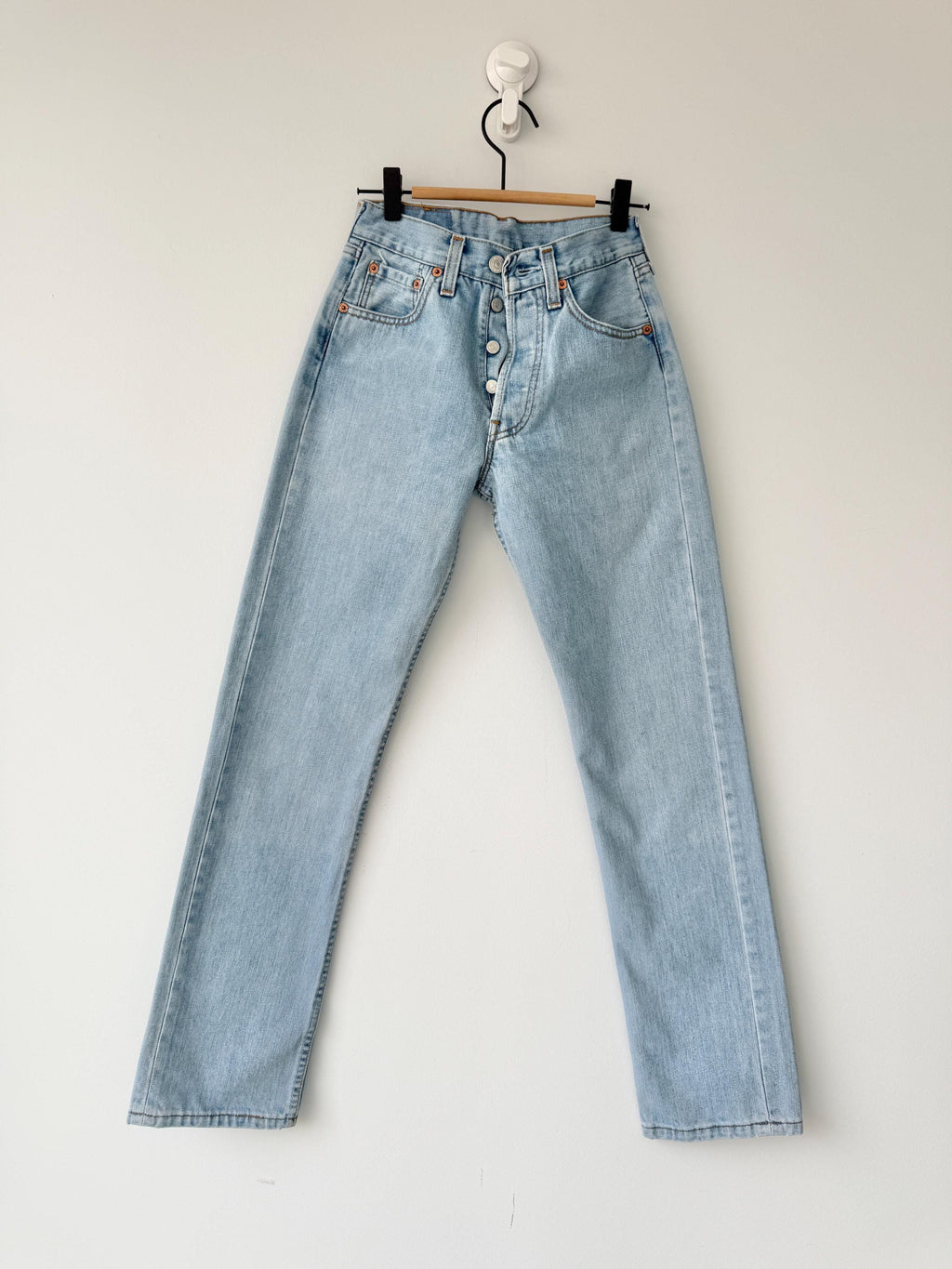 W24 L30 Levis 501 vintage 23-24” measured waist light blue made in y2k