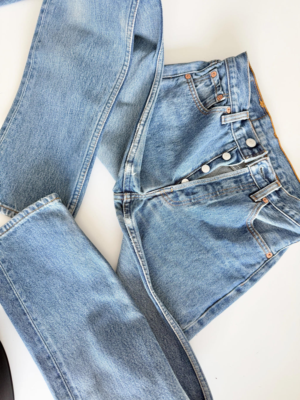 Levis 501 vintage w24 L31 medium blue  501s 90s straight leg jeans 501 23”/24” waist (januk)