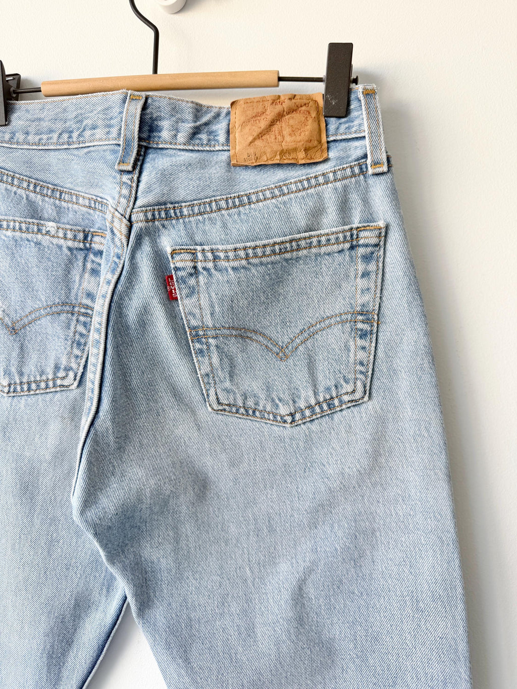 W26 L31 vintage Levis 501 25/26” measured waist medium faded denim made in USA 90s