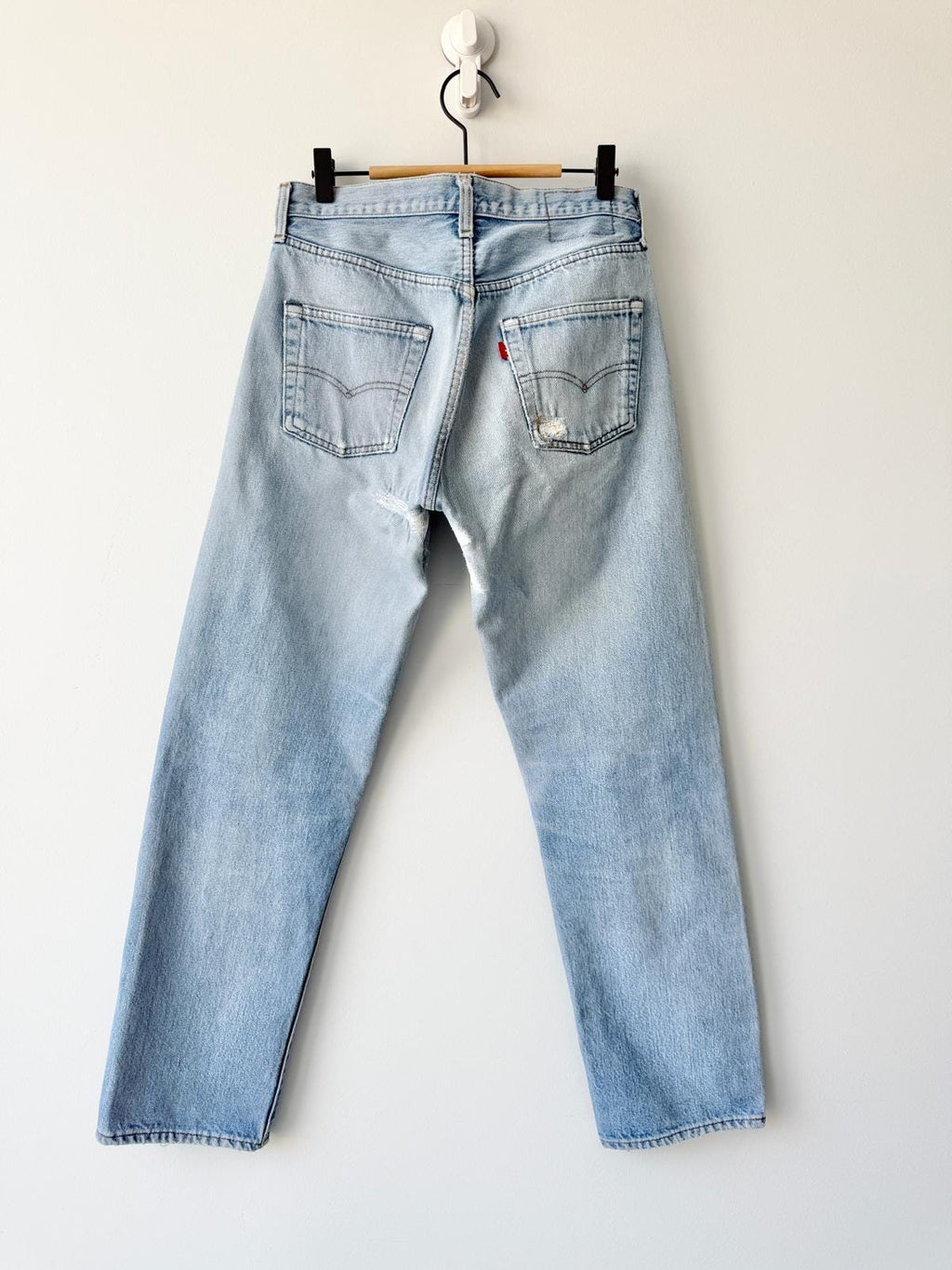 W29 L29 Levis 501 selvedge vintage 28-29” measured waist light blue faded blue made in 80s USA