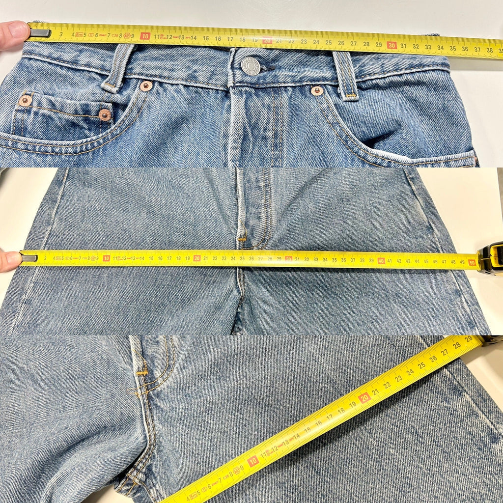 Levis 501 jeans w26 L31 90s medium wash faded blue 501 faded wash blue 501 vintage 501s