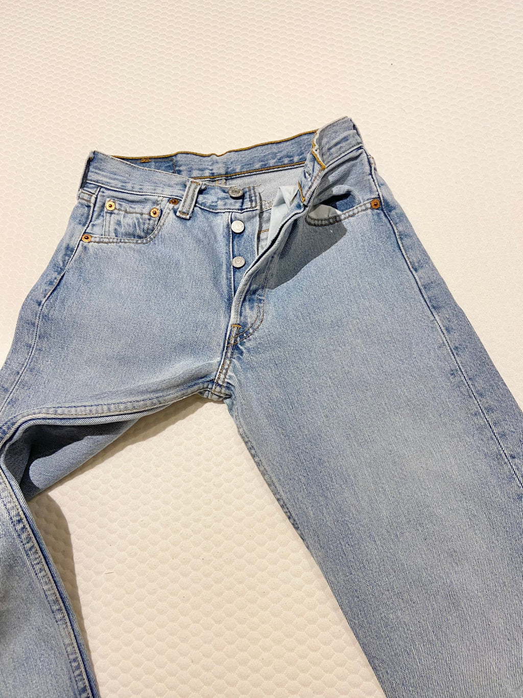 w24 l30 501 vintage Levi’s made in Spain 90s
