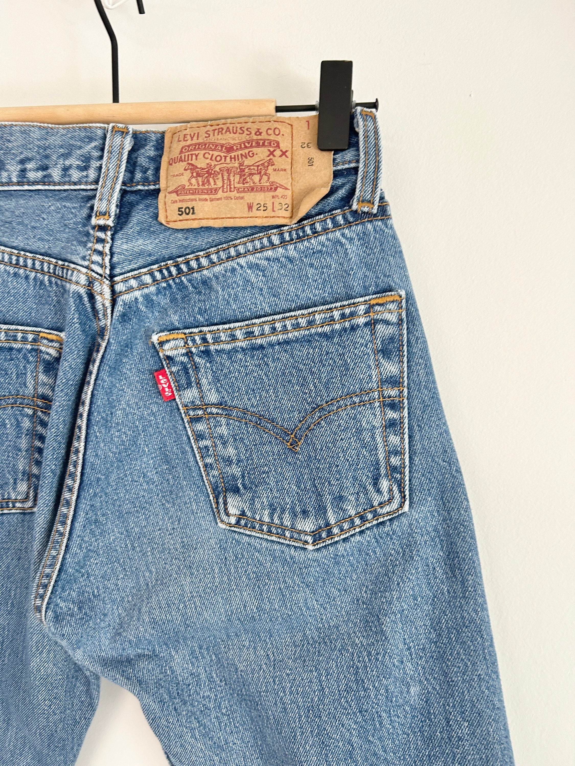 Levis 501 vintage w23 L31 Levi’s 501 faded medium blue 90s Levi’s blue faded blue straight leg blue 501 vintage blue 501 worn vintage Levi’s