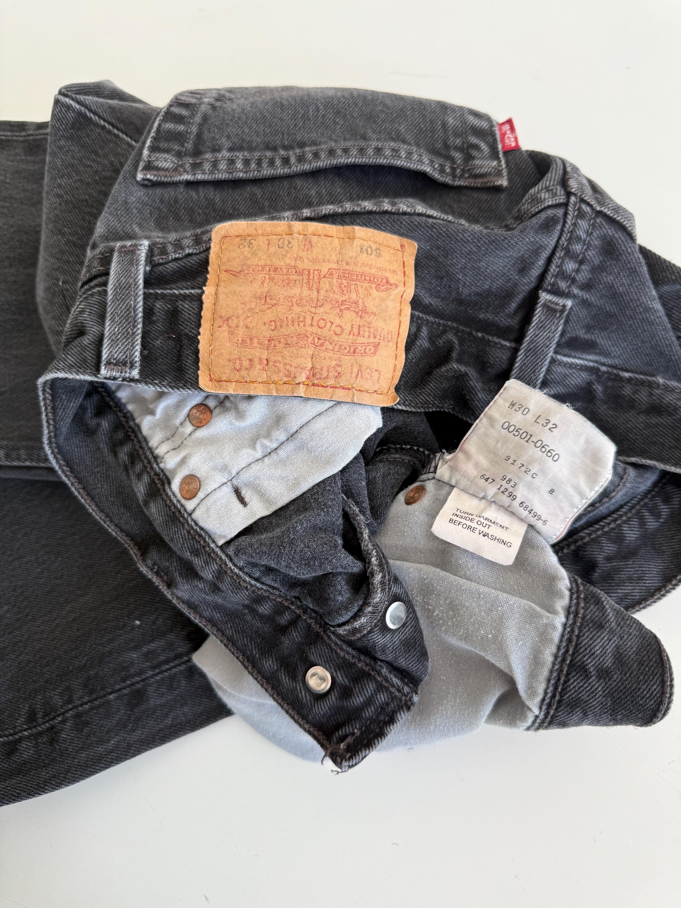 W28 L30 Levis 501 vintage 28” measured waist black made in 90s