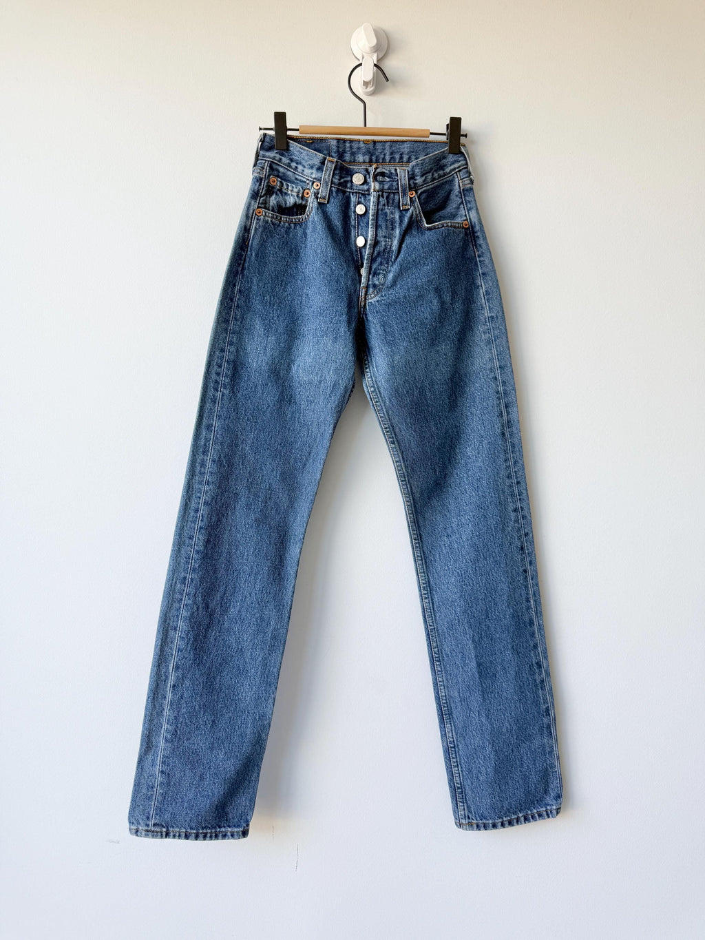 W23 L31 Levis 501 vintage 22-23” measured waist dark blue made in Croatia  Y2K hol