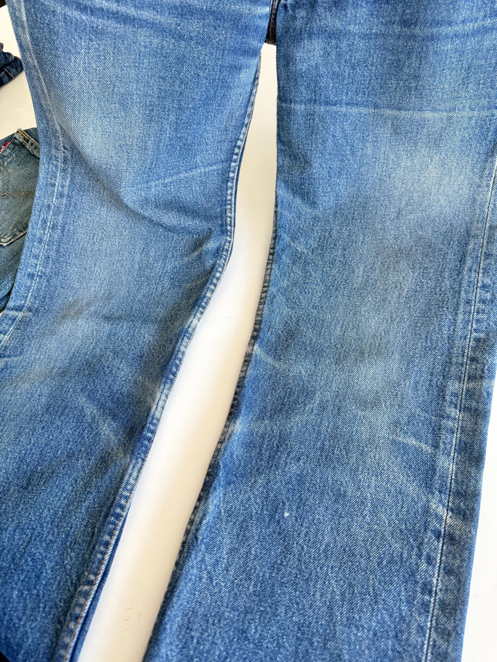 W29 L31 vintage Levis 501 28-29” measured waist dark faded denim made in USA 90s