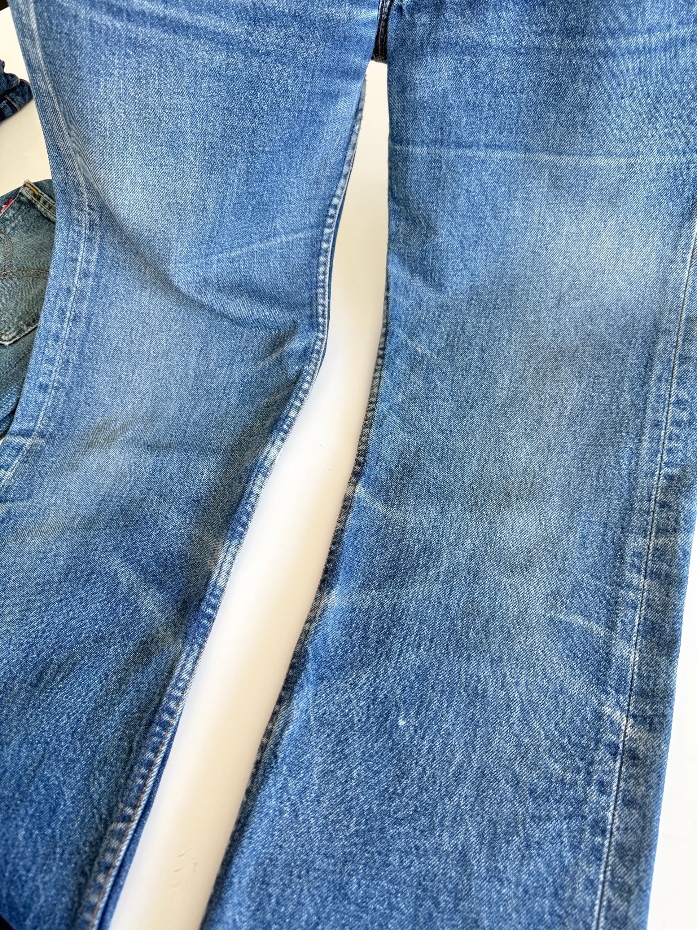 W29 L31 vintage Levis 501 28-29” measured waist dark faded denim made in USA 90s
