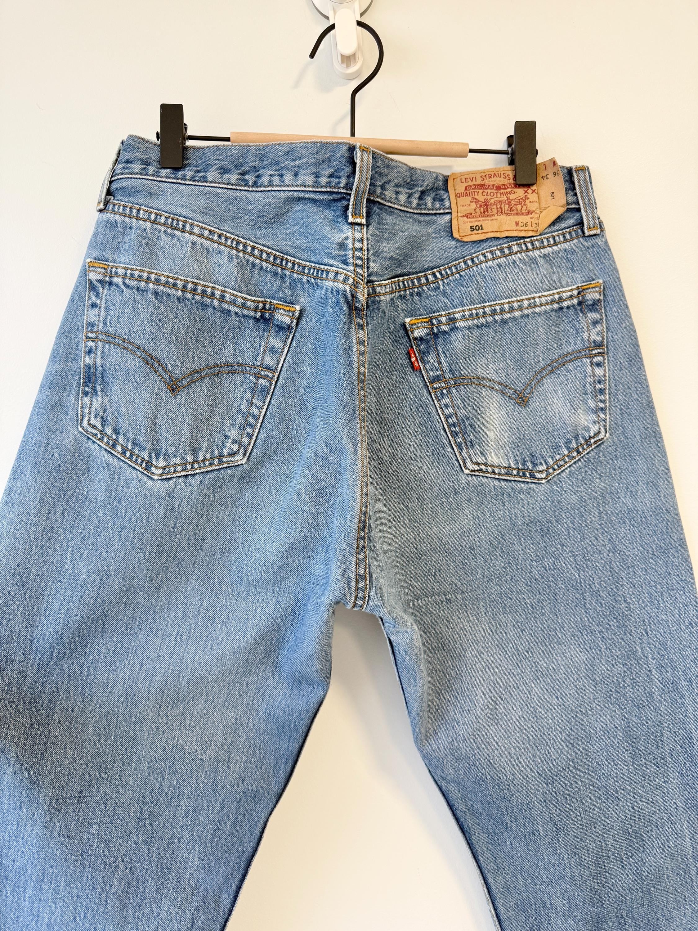 Levis 501 vintage w32 L32 medium blue wallet mark made in Poland 501s straight leg jeans 501 31”/32” waist