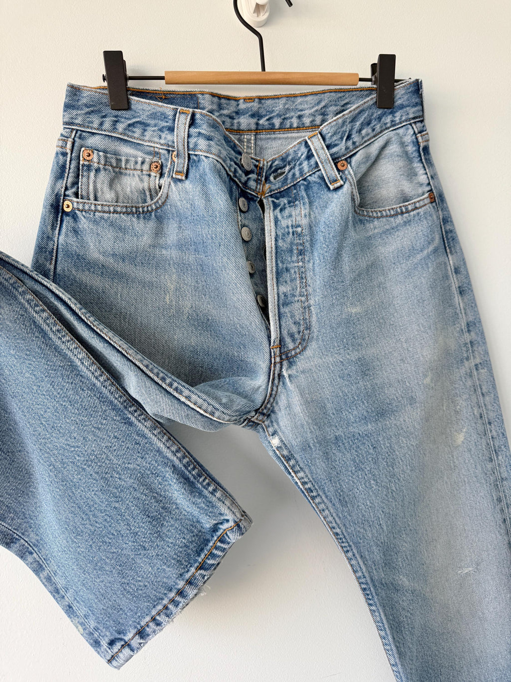 W28 L29 vintage Levis 501 27-28” measured waist faded made in USA 90s