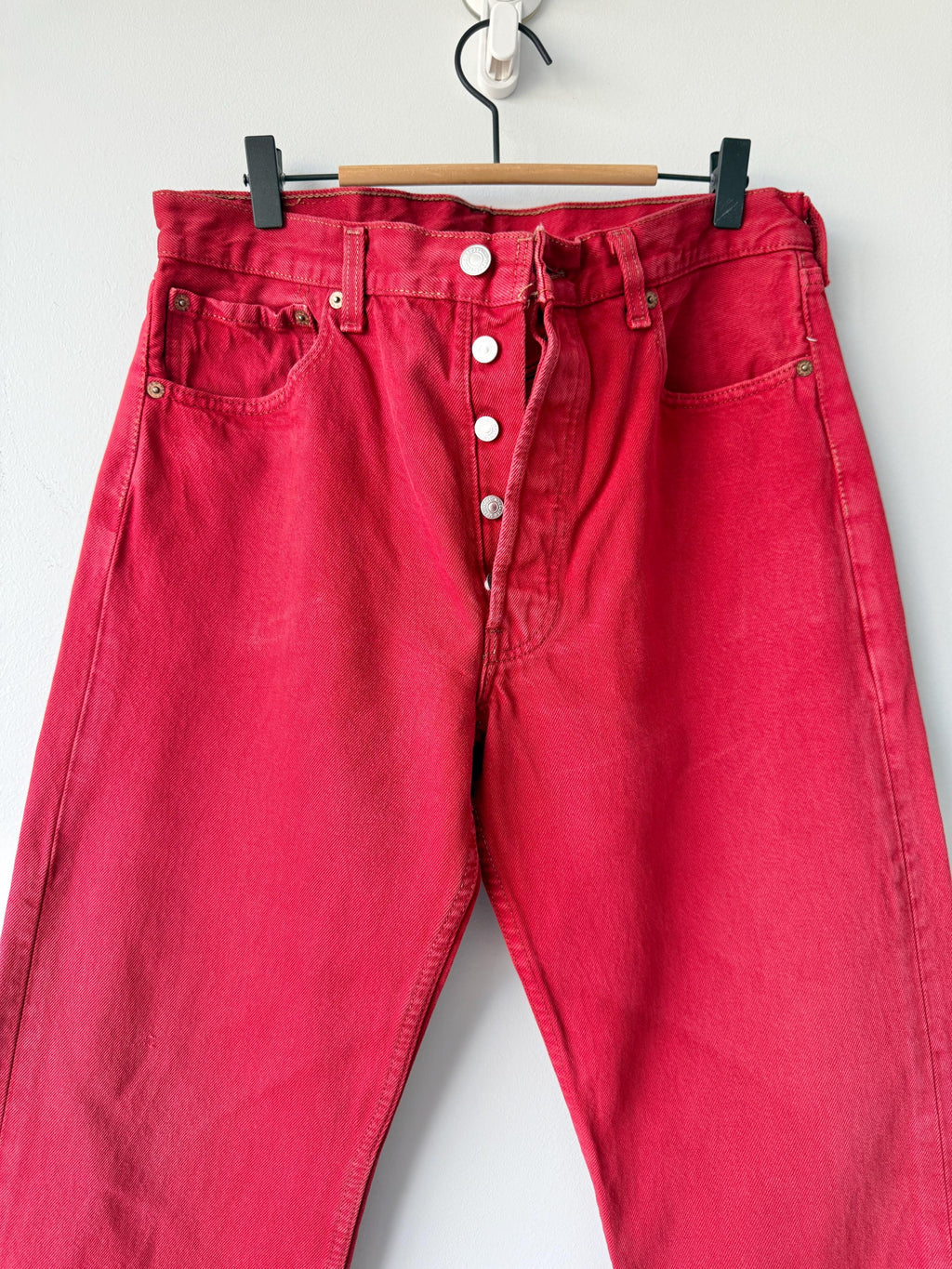 W32 L31 vintage Levis 501 31-32” measured waist red made in 90s