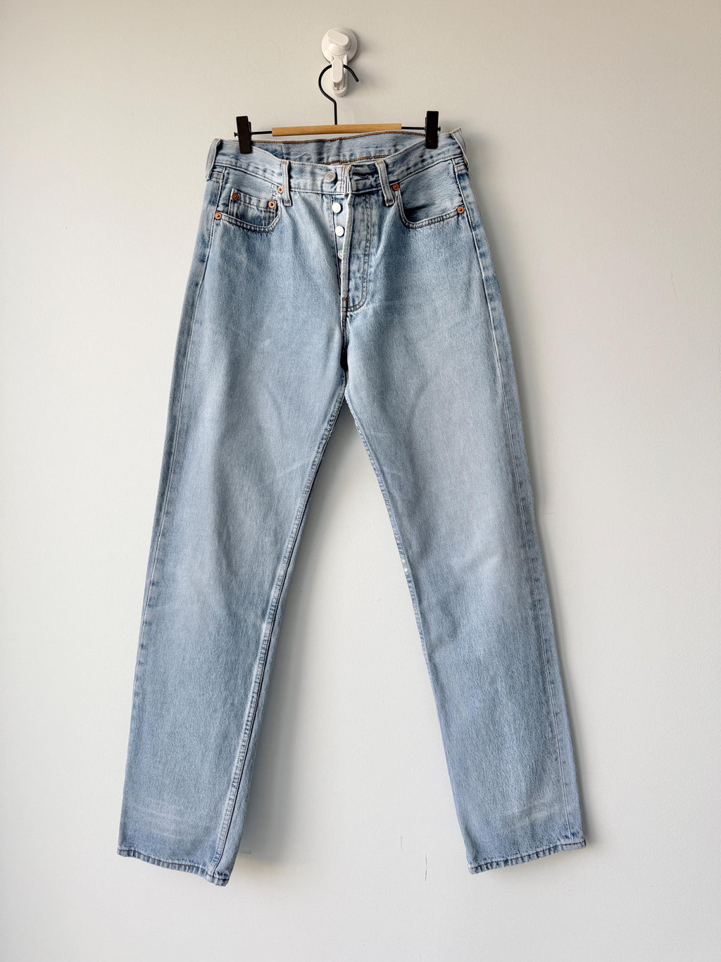 W29 L33 vintage Levis 501 28-29” measured whiskers faded light blue made in 90s