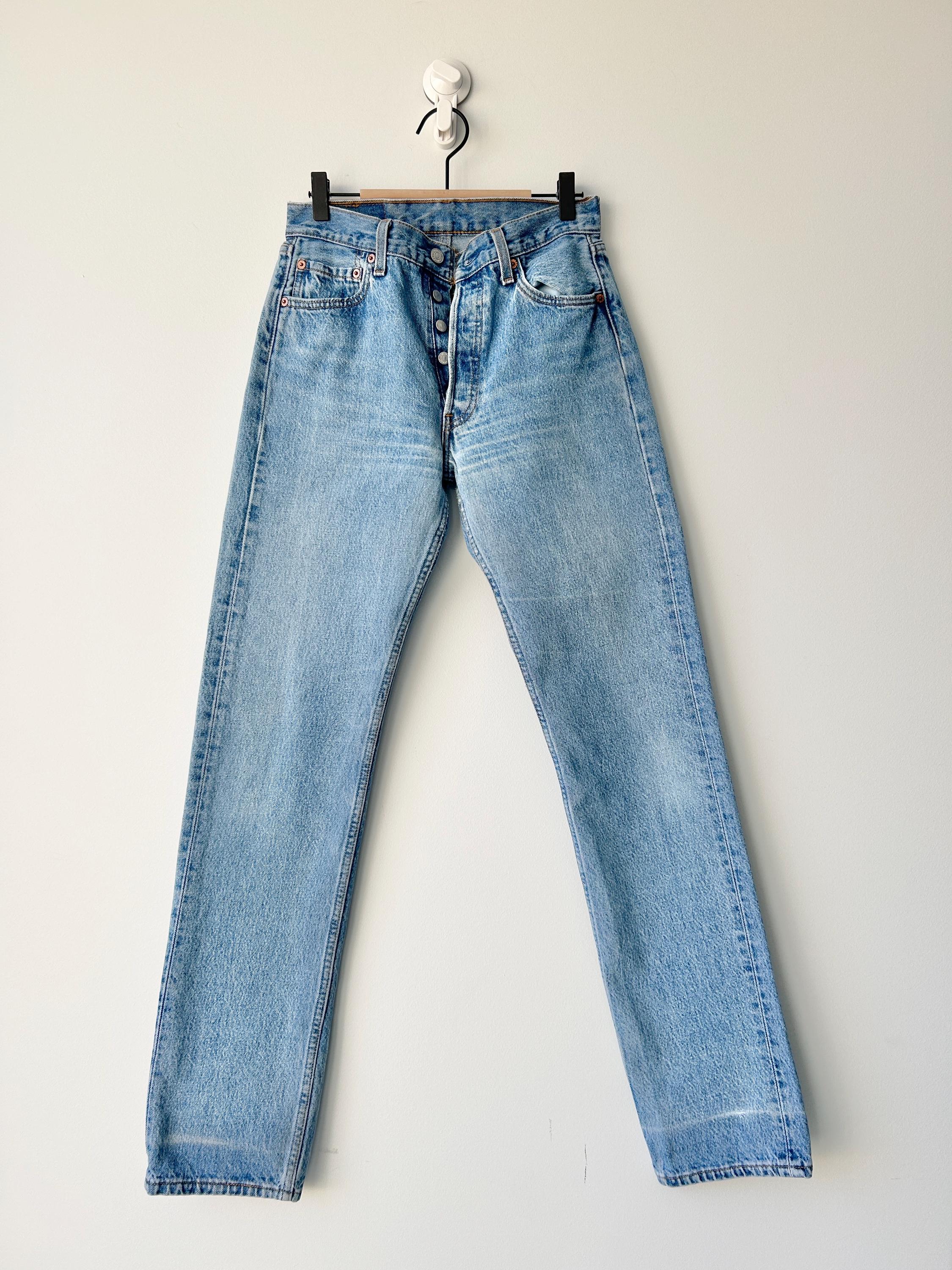 Levis 501 vintage w27 L33 Levi’s medium blue shade made in USA 90s straight leg jeans 501 vintage 26”/27” waist tbcengland