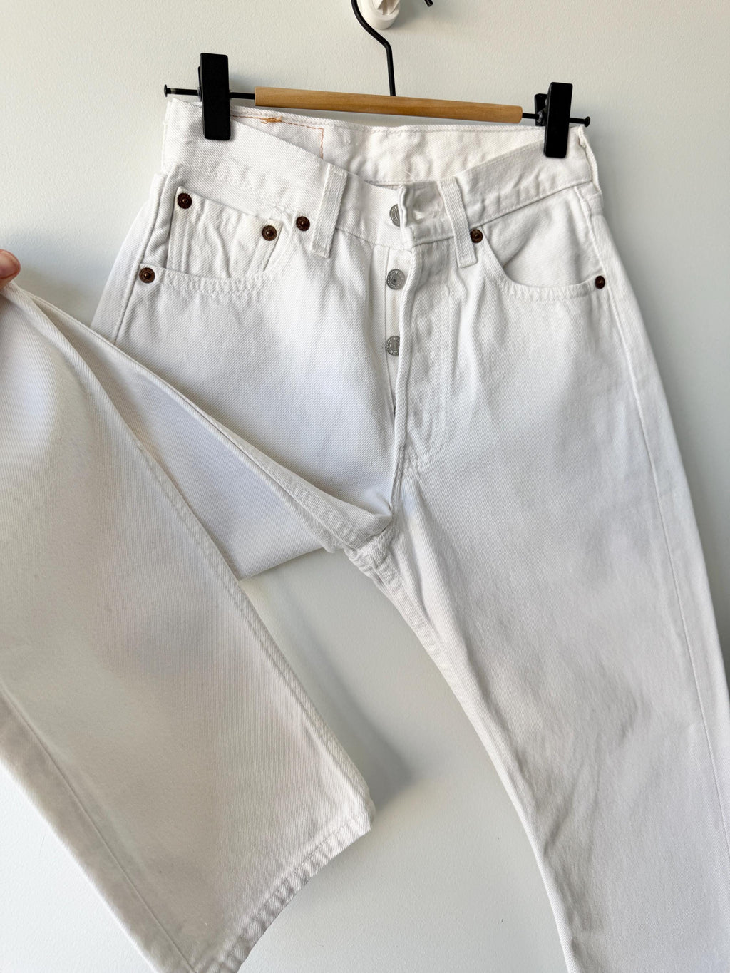 W23 L31 Levis 501 vintage 22-23” measured waist white made in USA 90s denim