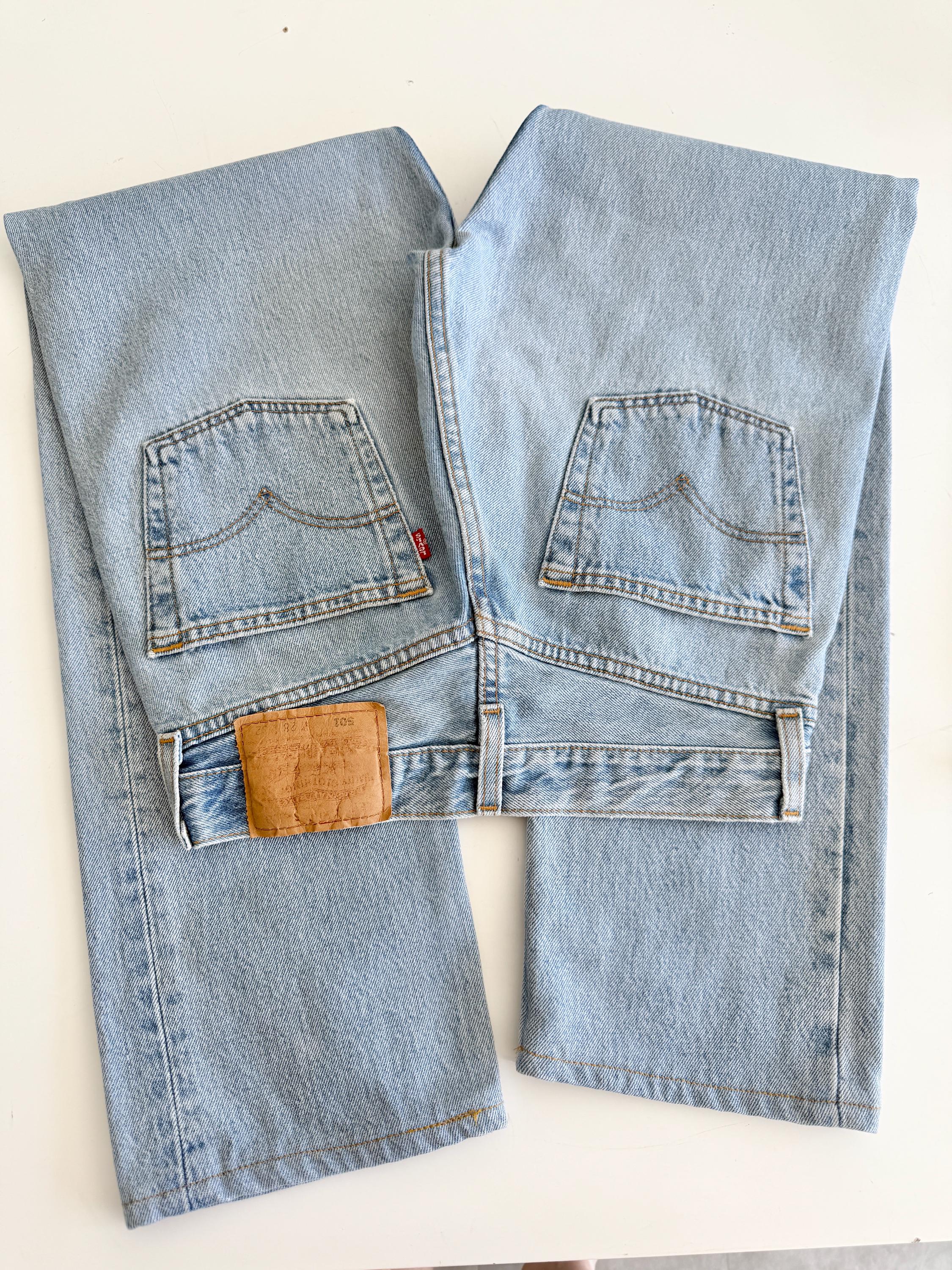 W26 L28 Levis 501 vintage 25-26” waist light blue 501s made in USA y2k