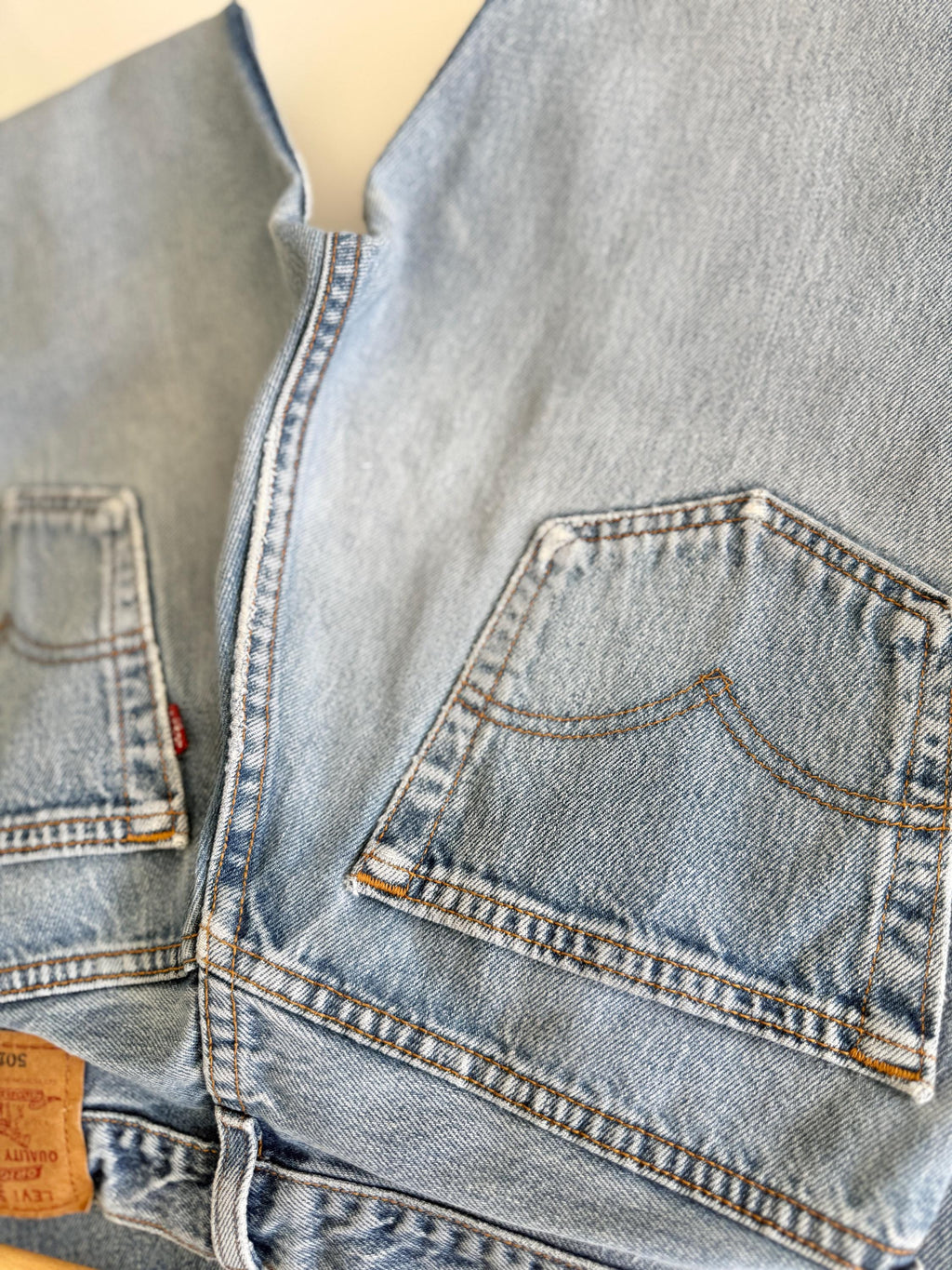 W29 L31 vintage Levis 501 28-29” measured waist faded medium blue made in USA 90s