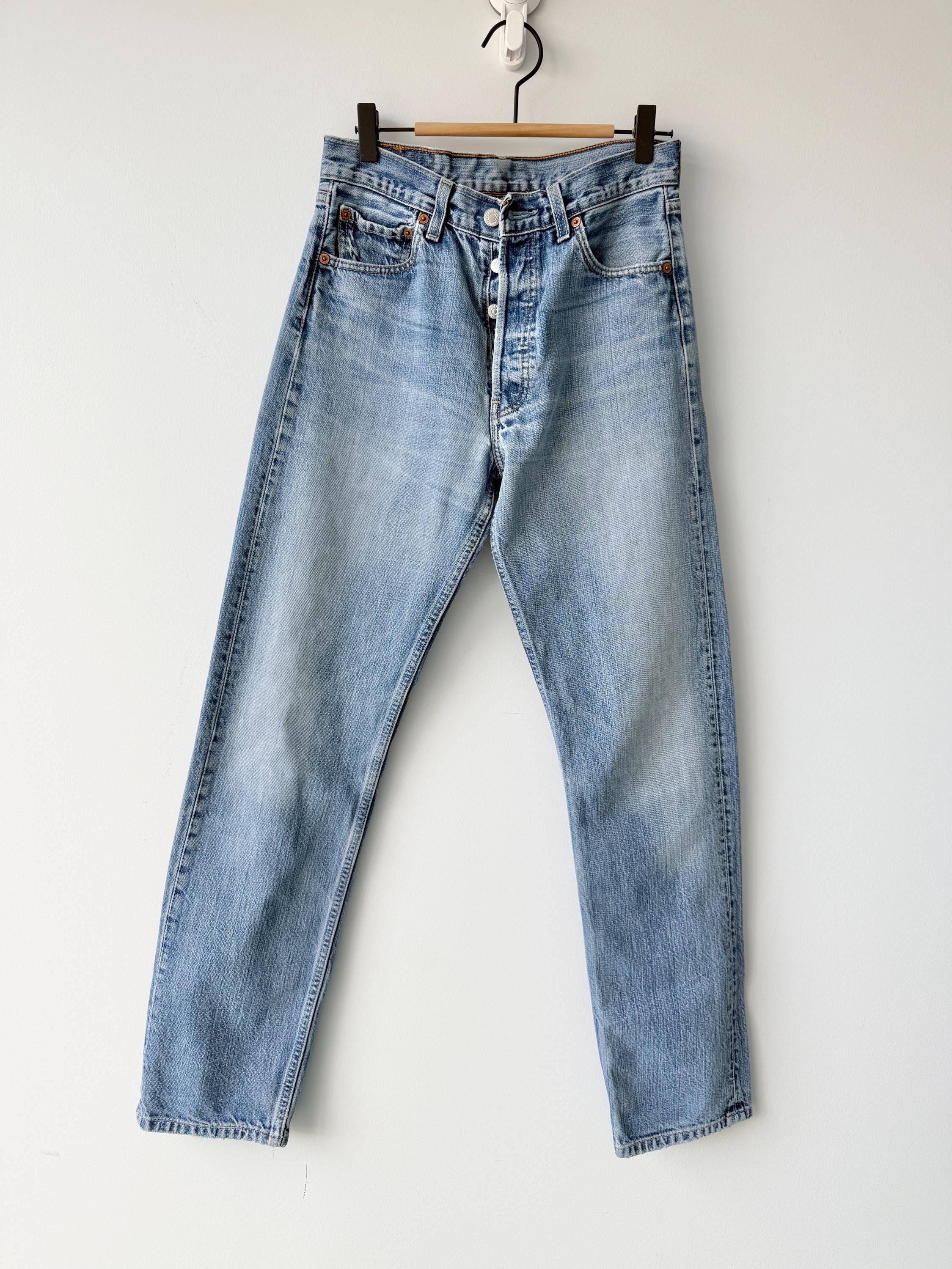 W27 L30 vintage Levis 501 27” measured waist medium faded denim made in Y2K