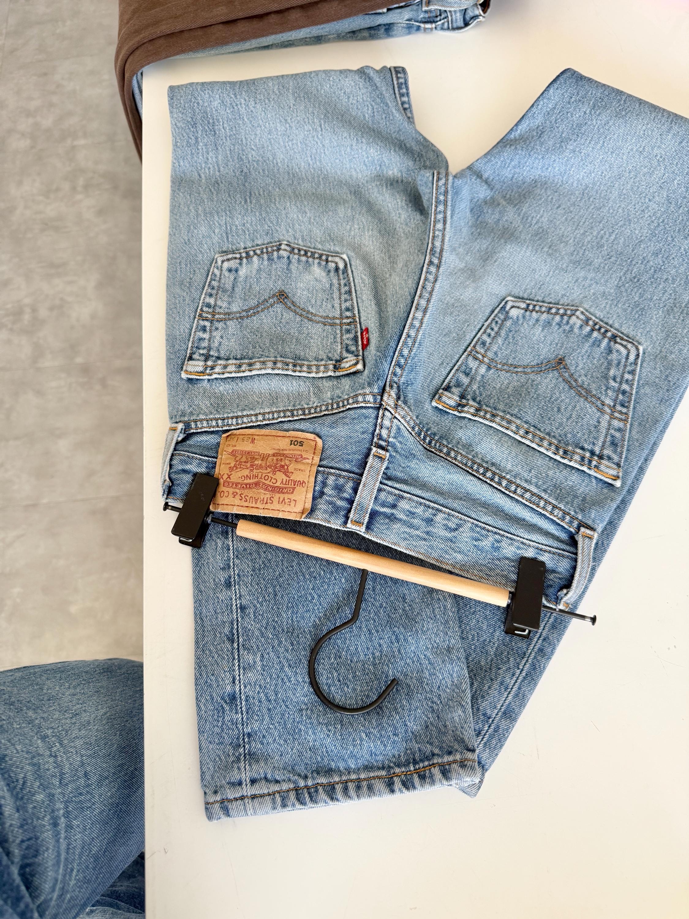 W23 L30 vintage Levis 501 22-23” measured medium blue made in 90s )