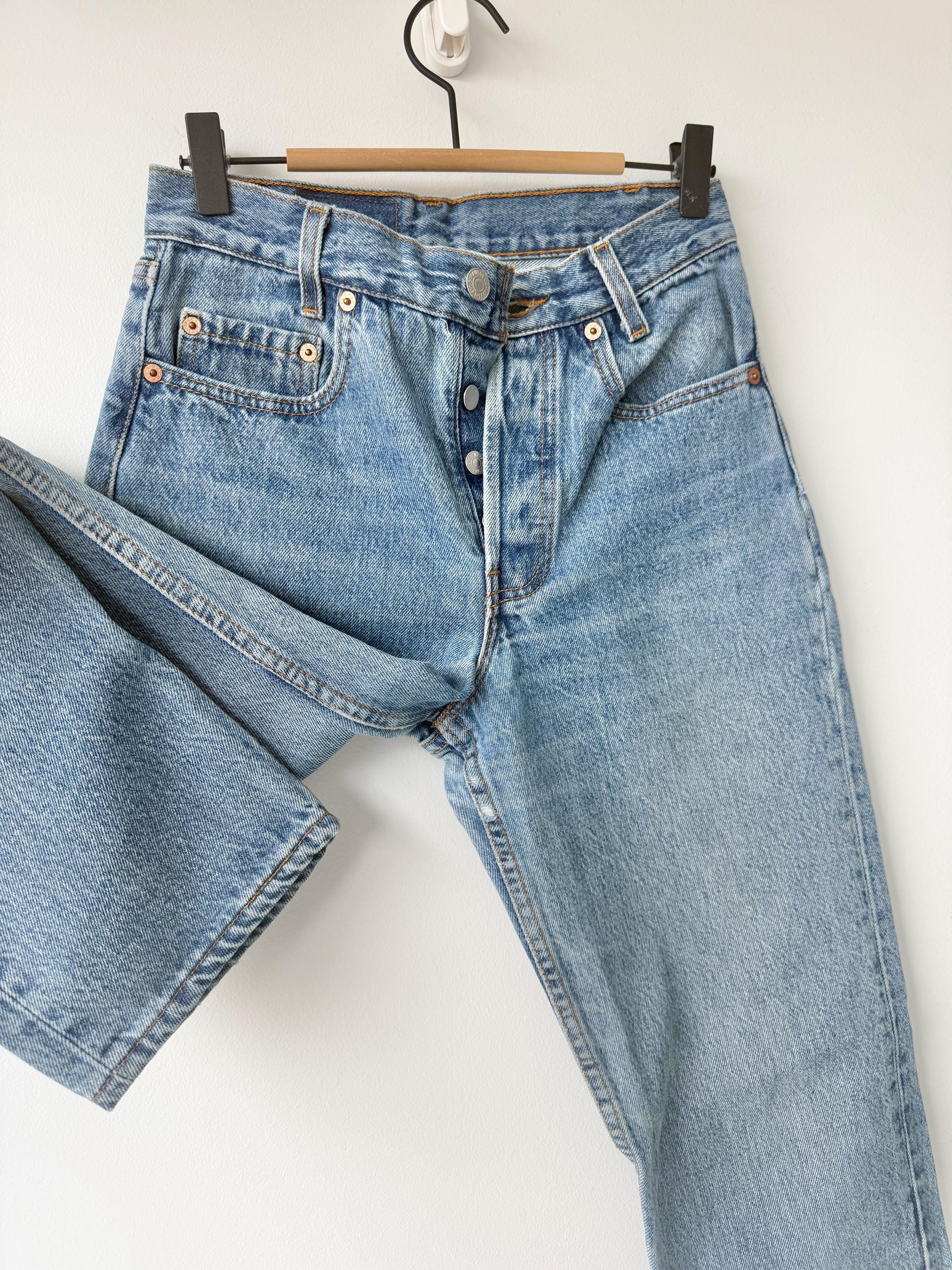 Vintage Levi’s 501 w25 L27 student fit made in USA