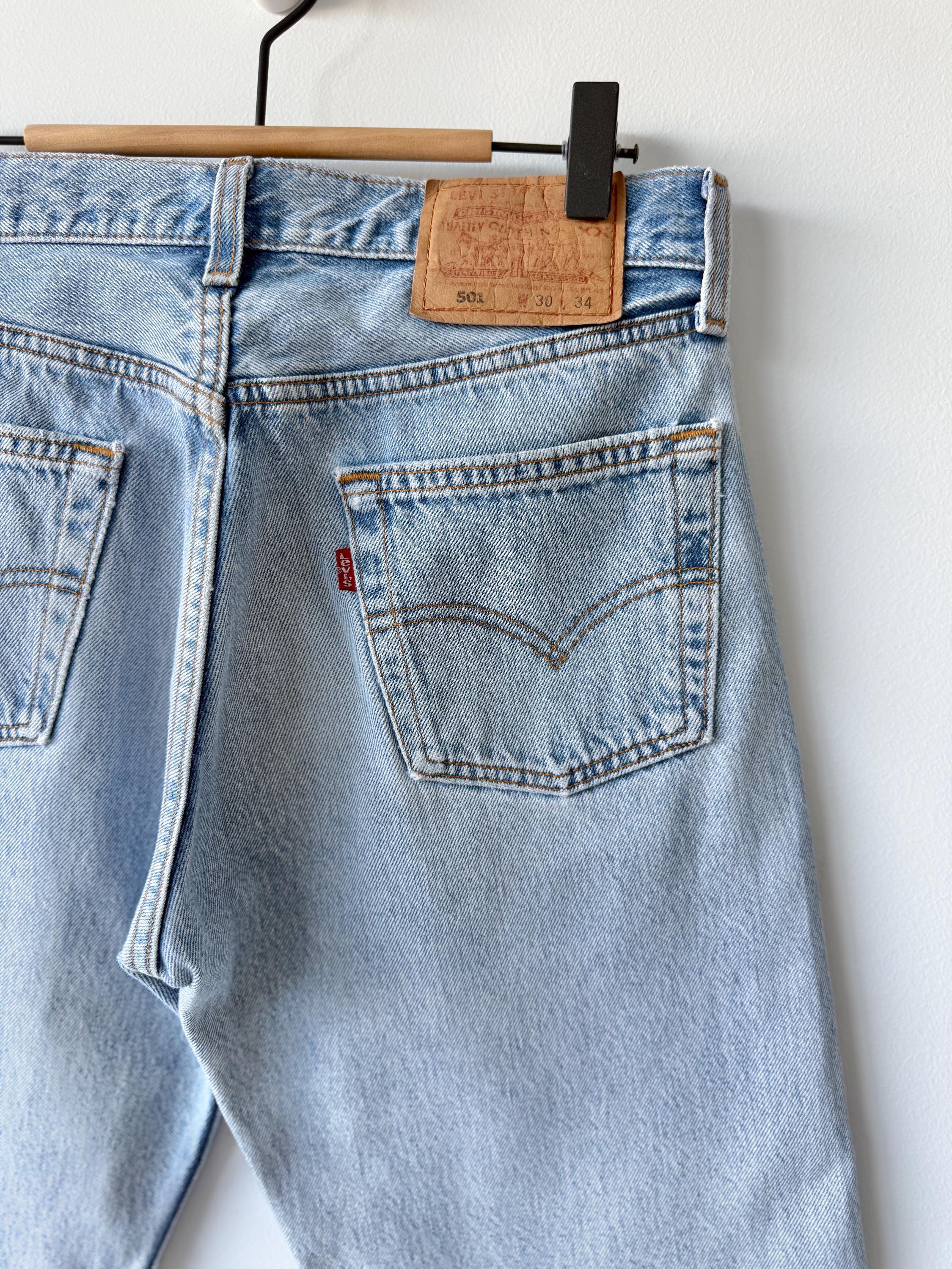 W29 L33 Levis 501 vintage 28-29” measured waist light blue made in USA 90s