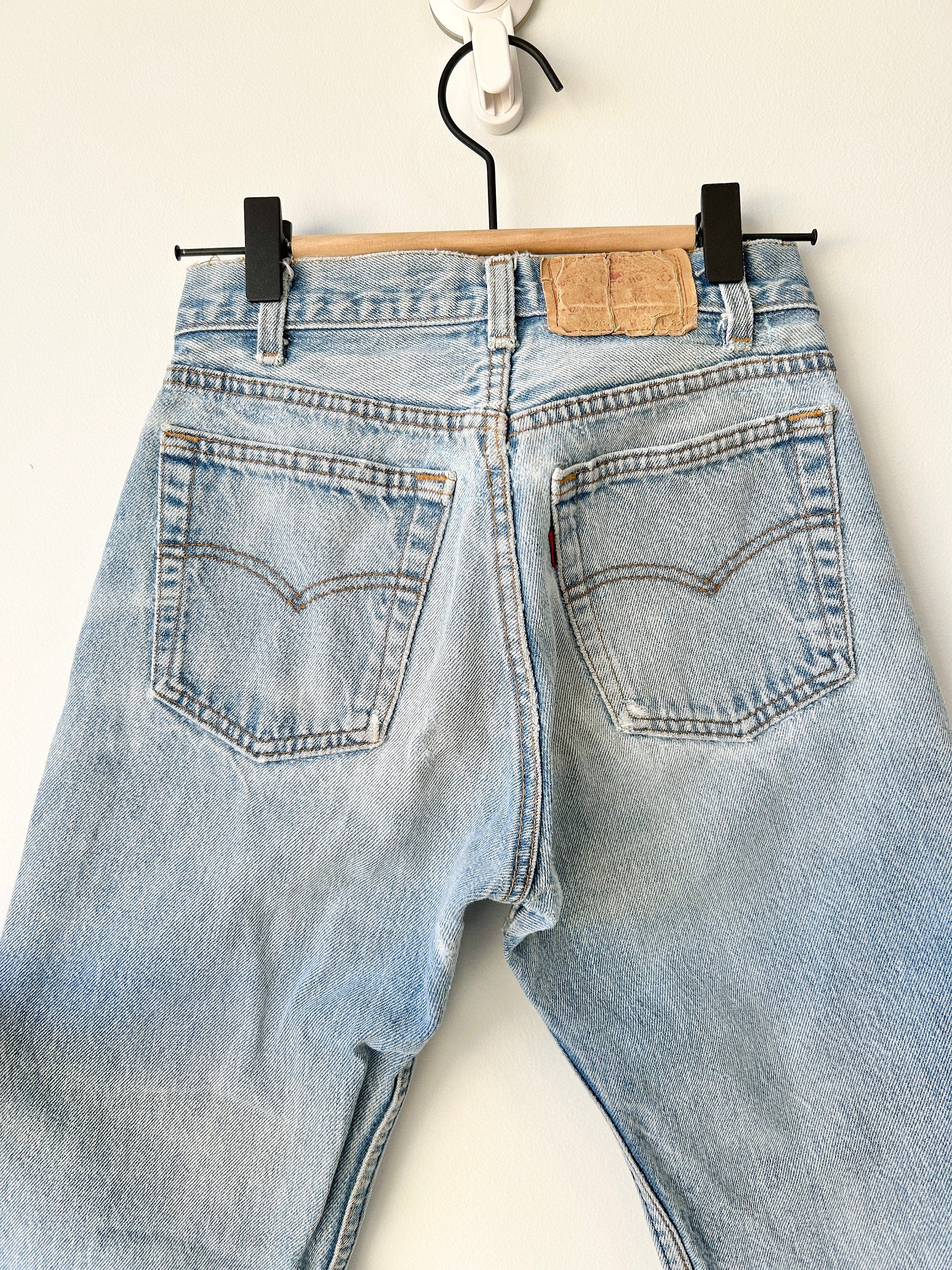 w23 L28 Levis 701 jeans light stonewash blue Levi’s 701 vintage light blue worn vintage Levi’s 80s made in USA