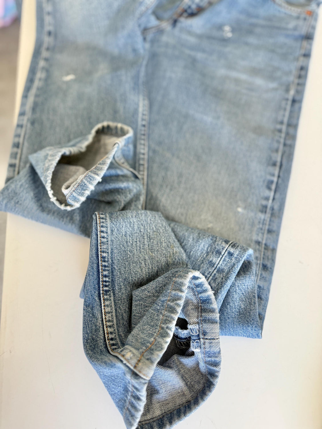 W30 L31 vintage Levis 505 29-30” measured waist medium blue denim made in 90s