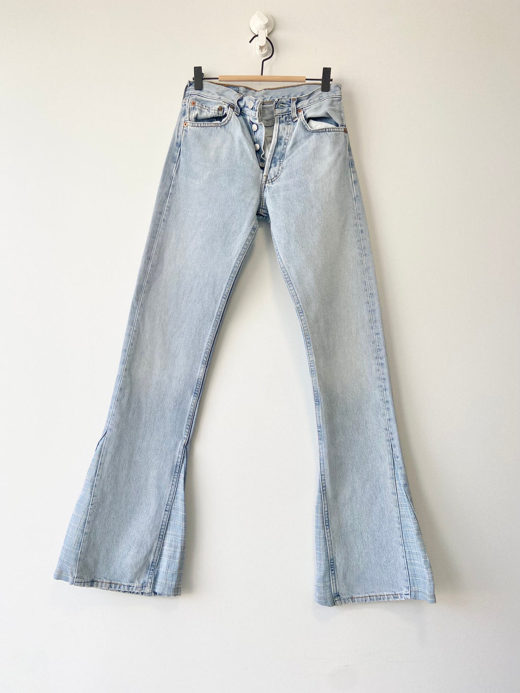 Levis 501 jeans w25 L34 90s light wash faded blue flared faded wash blue 501 vintage 501s