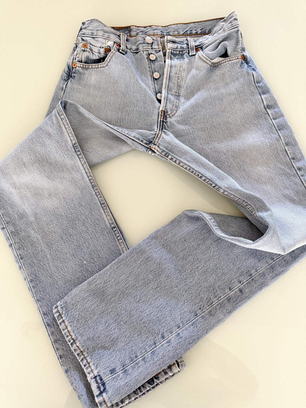 W27 L29 Levis 501 vintage 26-27” measured waist light faded blue 501s made in France 90s