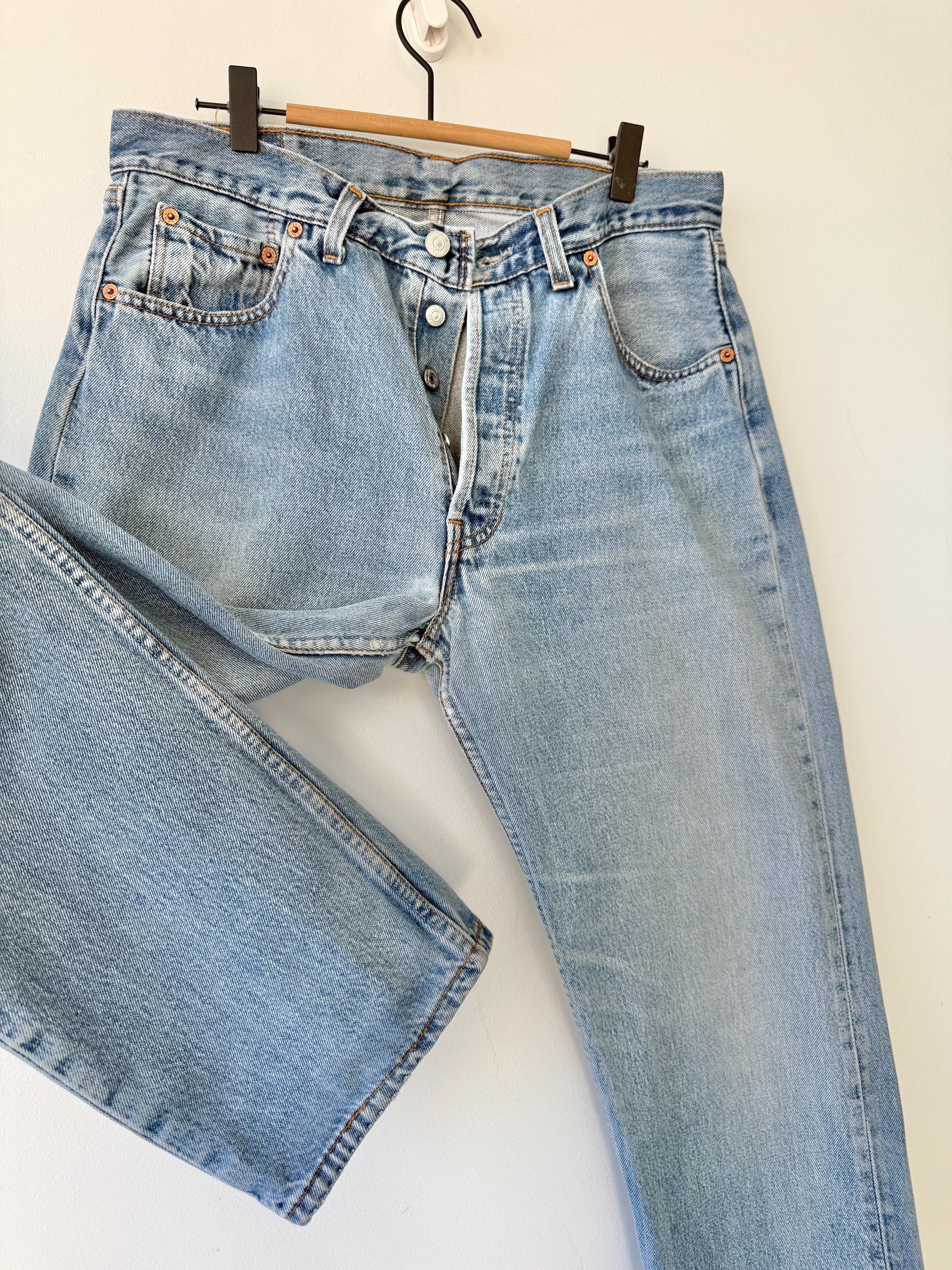 W32 L36 vintage Levis 501 31-32” measured medium faded lines blue made in 90s