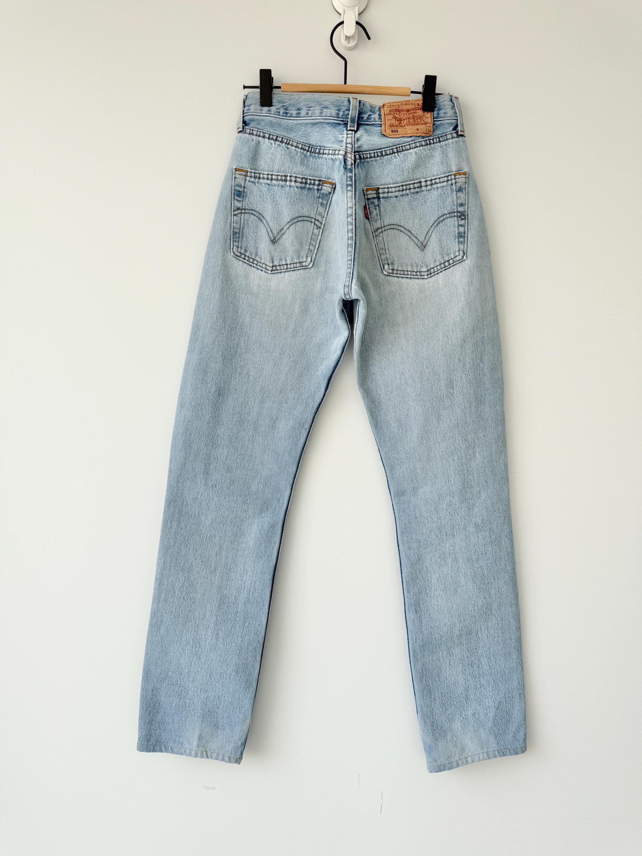 W25 L31 Levis 501 vintage 24-25” measured waist light blue faded made in late y2k redone