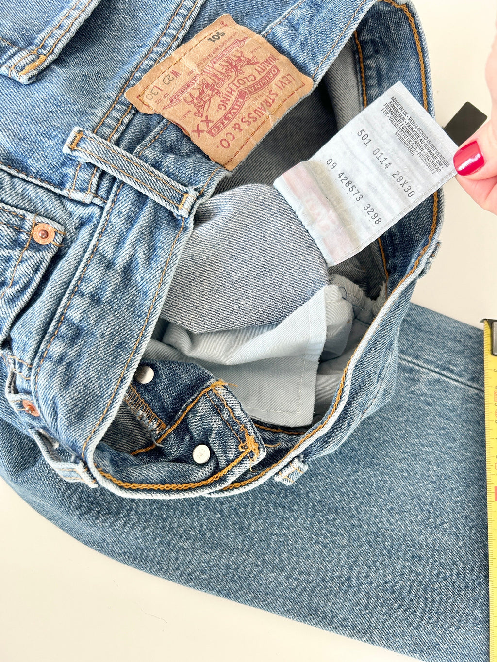 w27 L29 Levis 501 jeans medium blue denim 90s vintage Levi’s 501s blue 501s