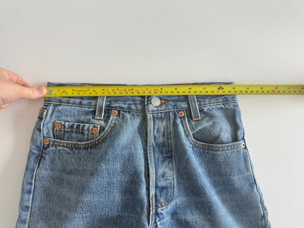 Vintage Levi’s 501 w25 L27 student fit made in USA