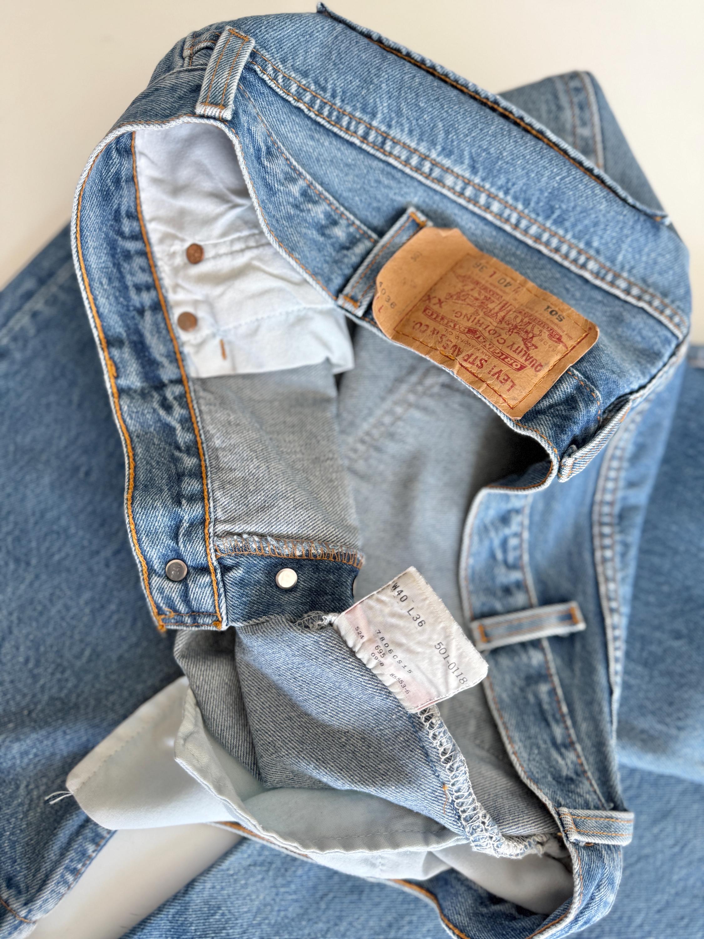 W38 L35 vintage Levis 501 37-38” measured waist medium dark blue made in USA 90s