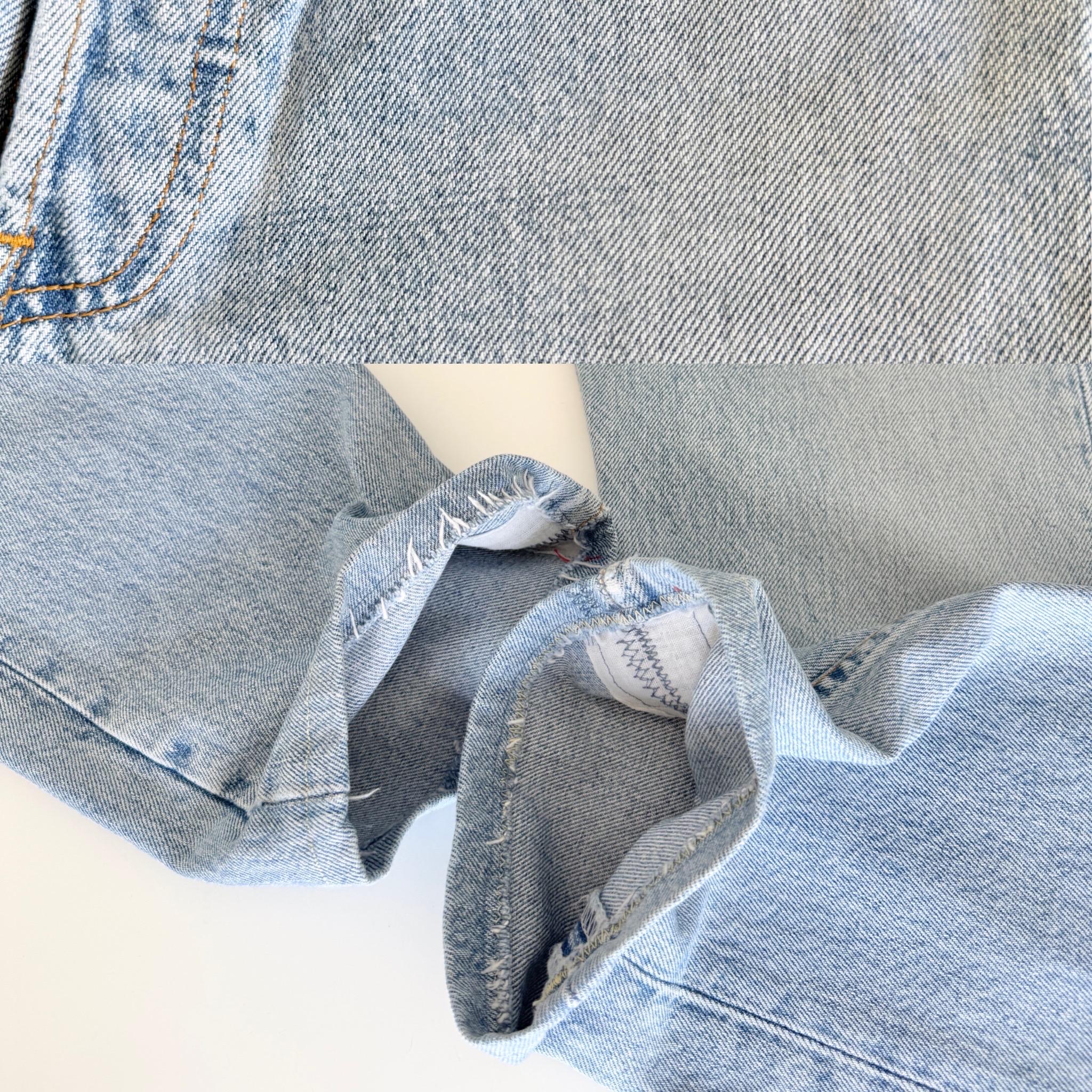 W25 L29 Levis 501 vintage 24-25” waist light blue 501s made in Spain 90s