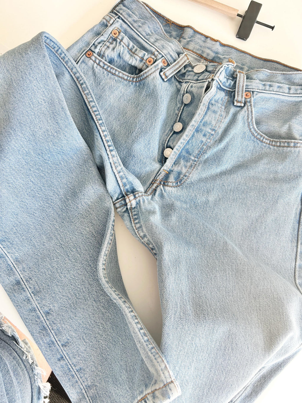 Levis 501 vintage w24 L29 Levi’s faded worn light blue straight leg Levi’s 501 90s vintage Levi’s 501  (23/24 waist)