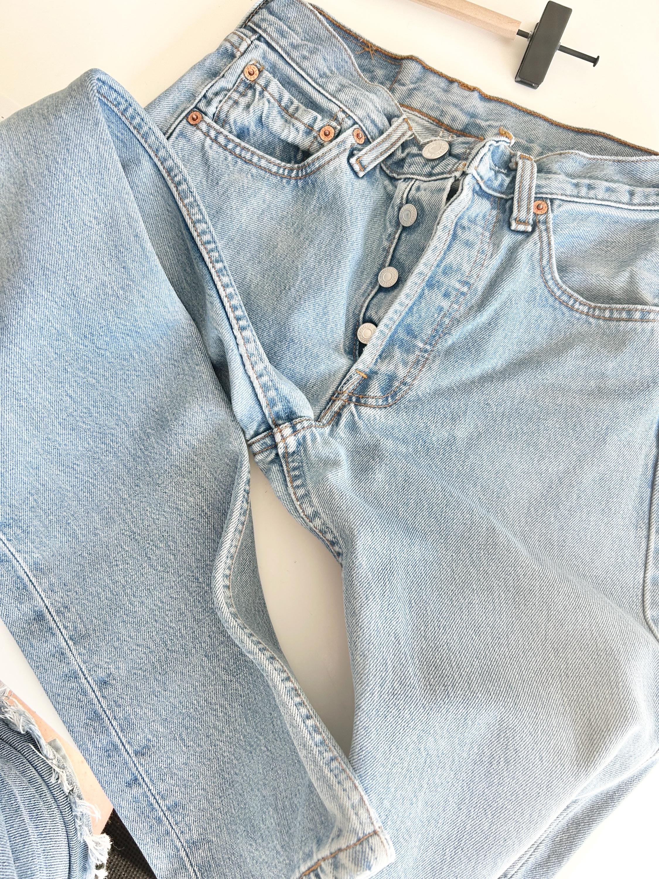 Levis 501 vintage w24 L29 Levi’s faded worn light blue straight leg Levi’s 501 90s vintage Levi’s 501  (23/24 waist)