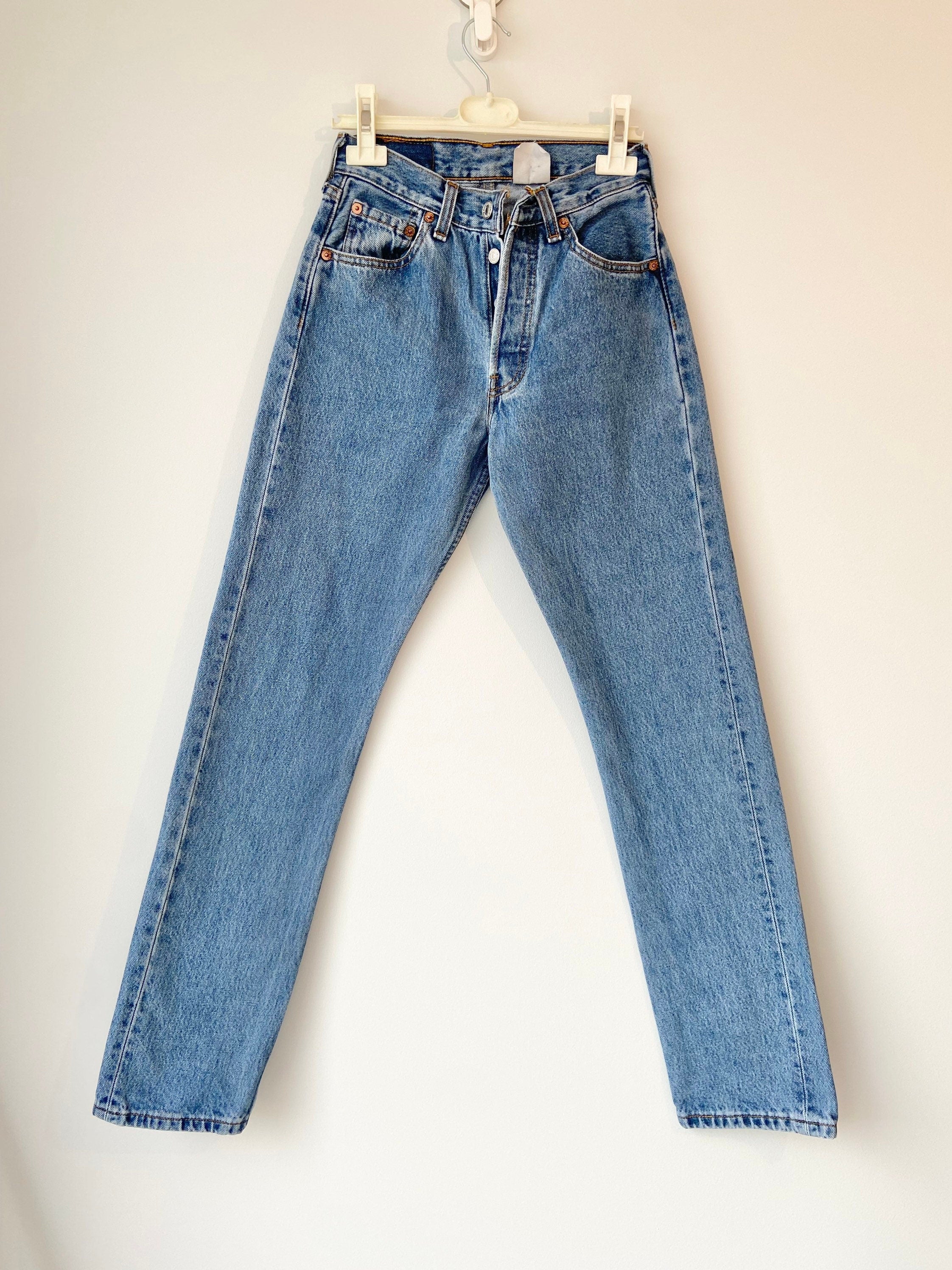 w23 L30 Vintage Levi’s 501 90s made in Canada