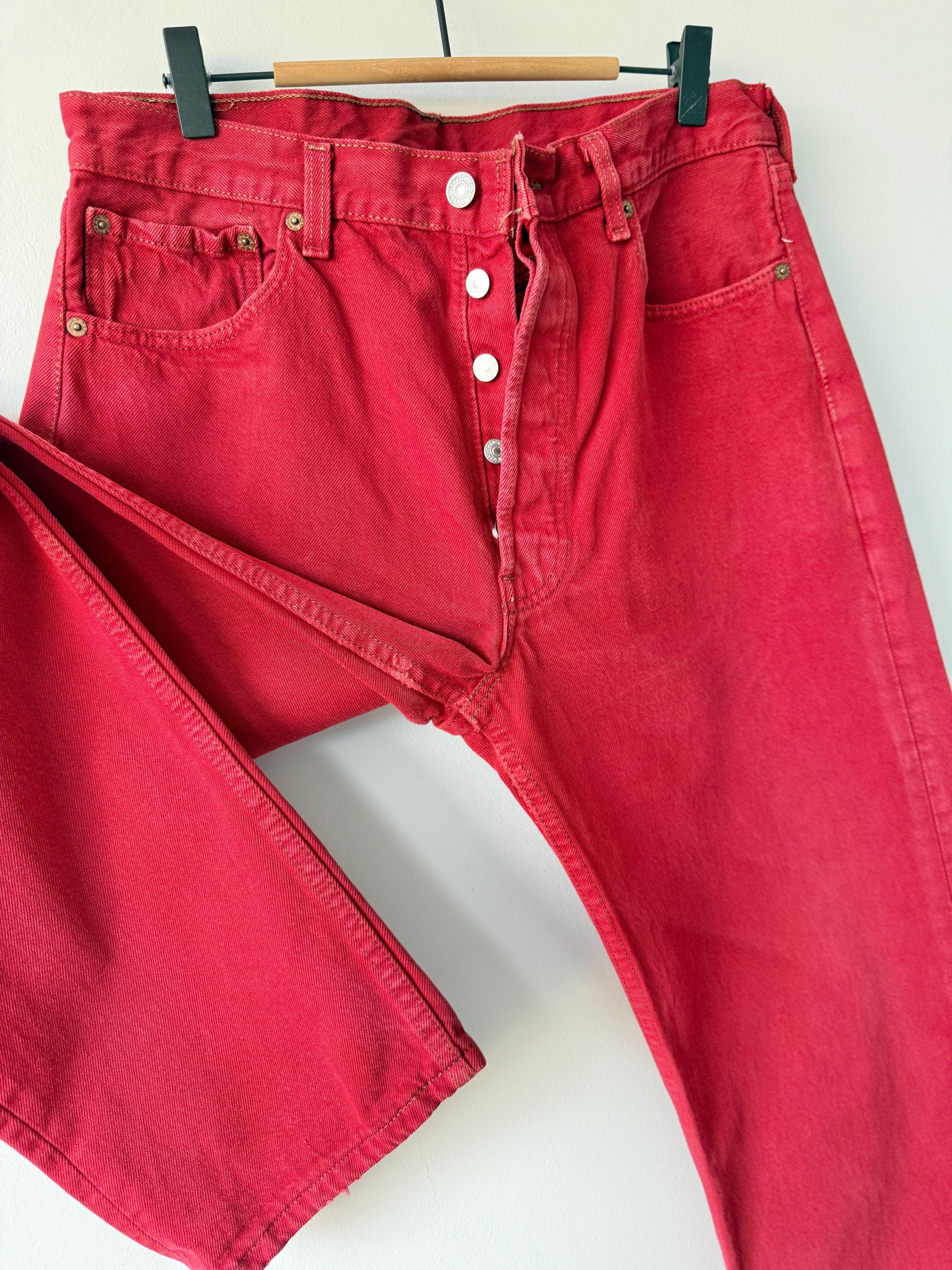 W32 L31 vintage Levis 501 31-32” measured waist red made in 90s