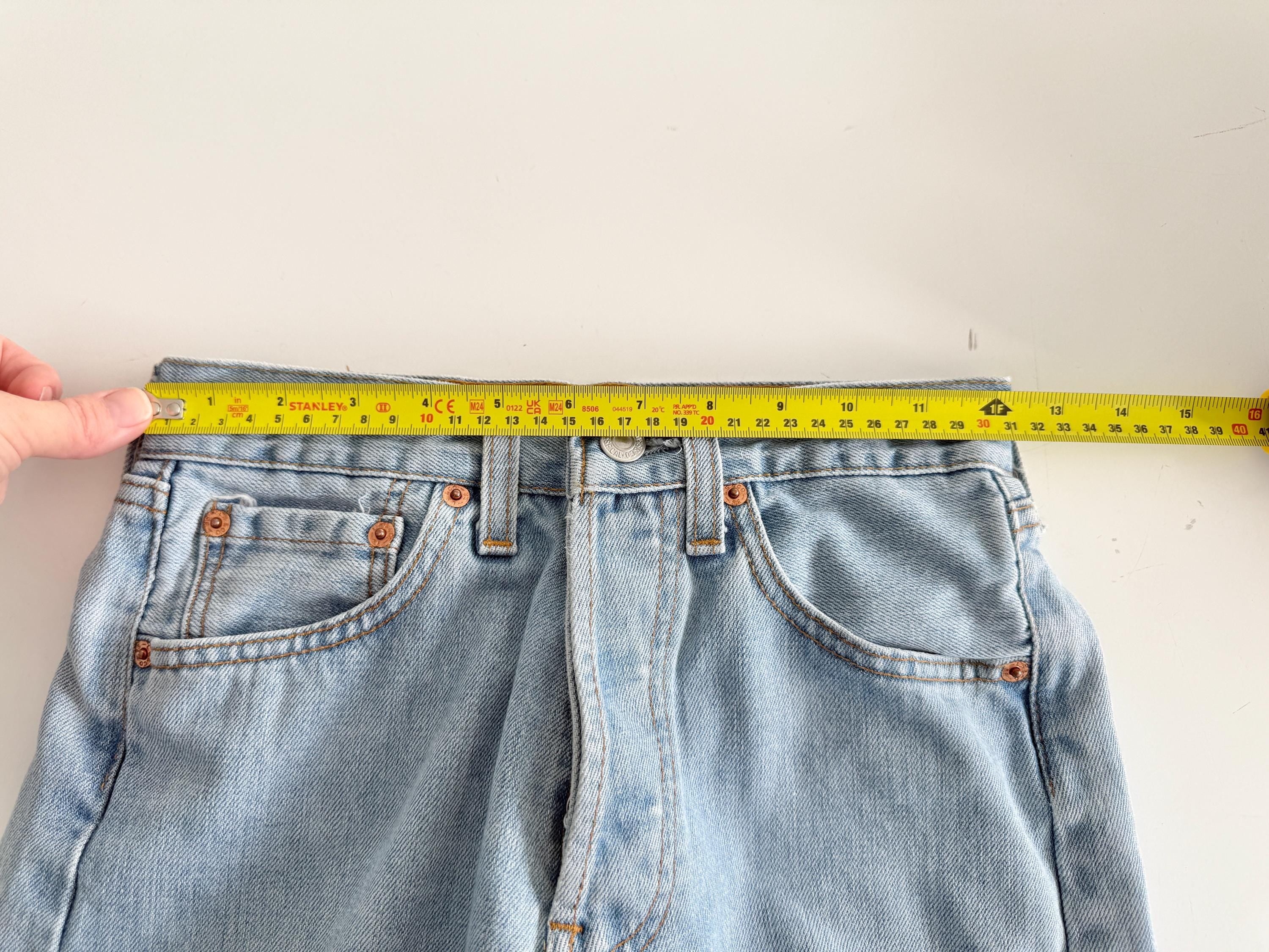 W24 L30 Levis 501 vintage 23-24” measured waist light blue made in y2k