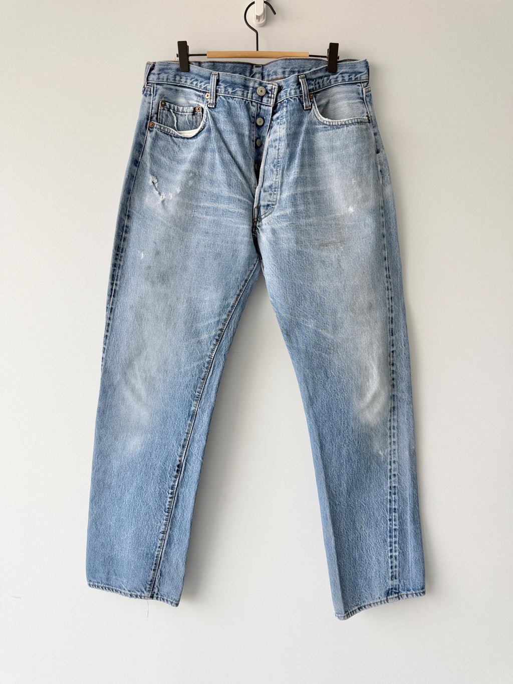 W33 L31 selvedge vintage Levis 501 32-33” measured waist faded light blue made in 70s