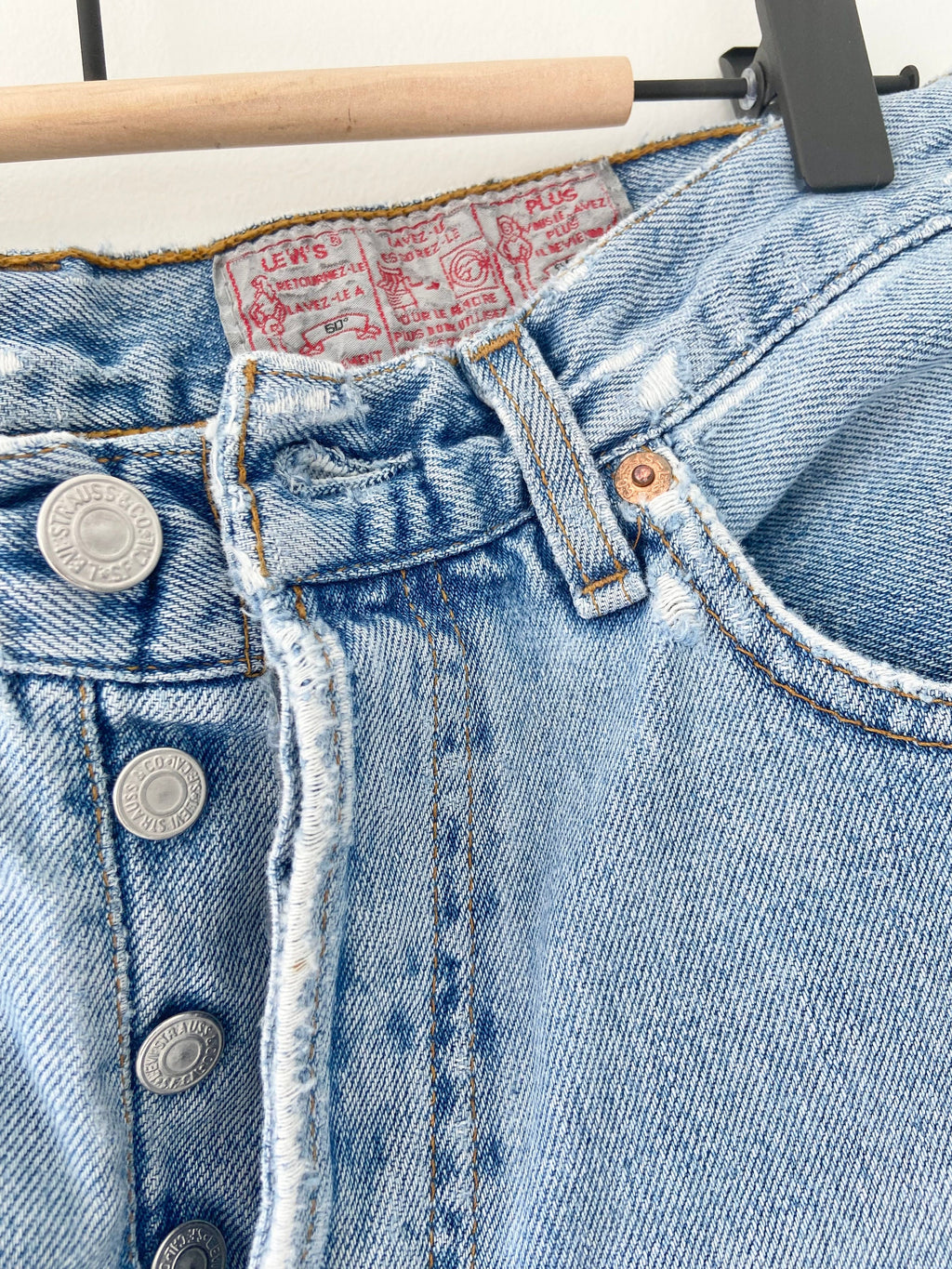 w29 Vintage Levi’s 901 button shorts light blue wash   Made in France 1995